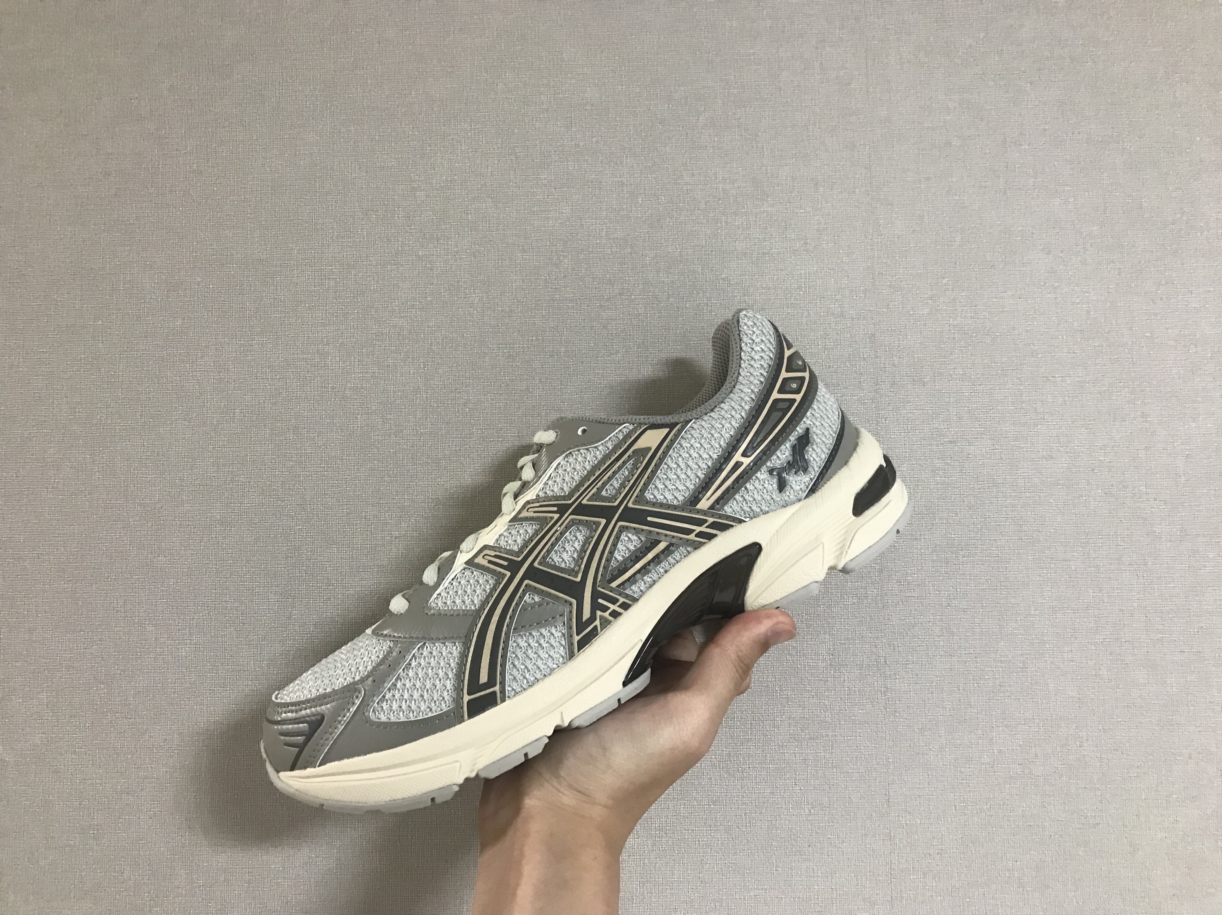 Asics x I4P Gel-1130 Glacier Grey Mink 착용 스타일