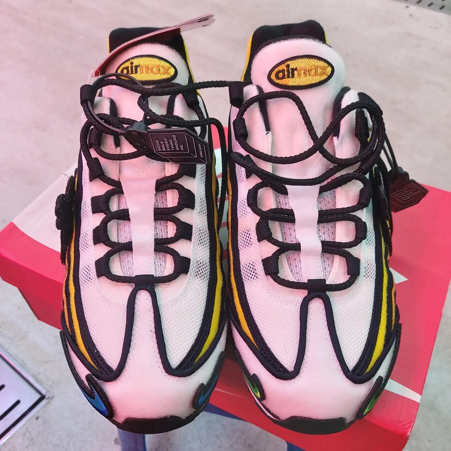 Nike Air Max 95 Pollen Rise 착용 스타일 - 2