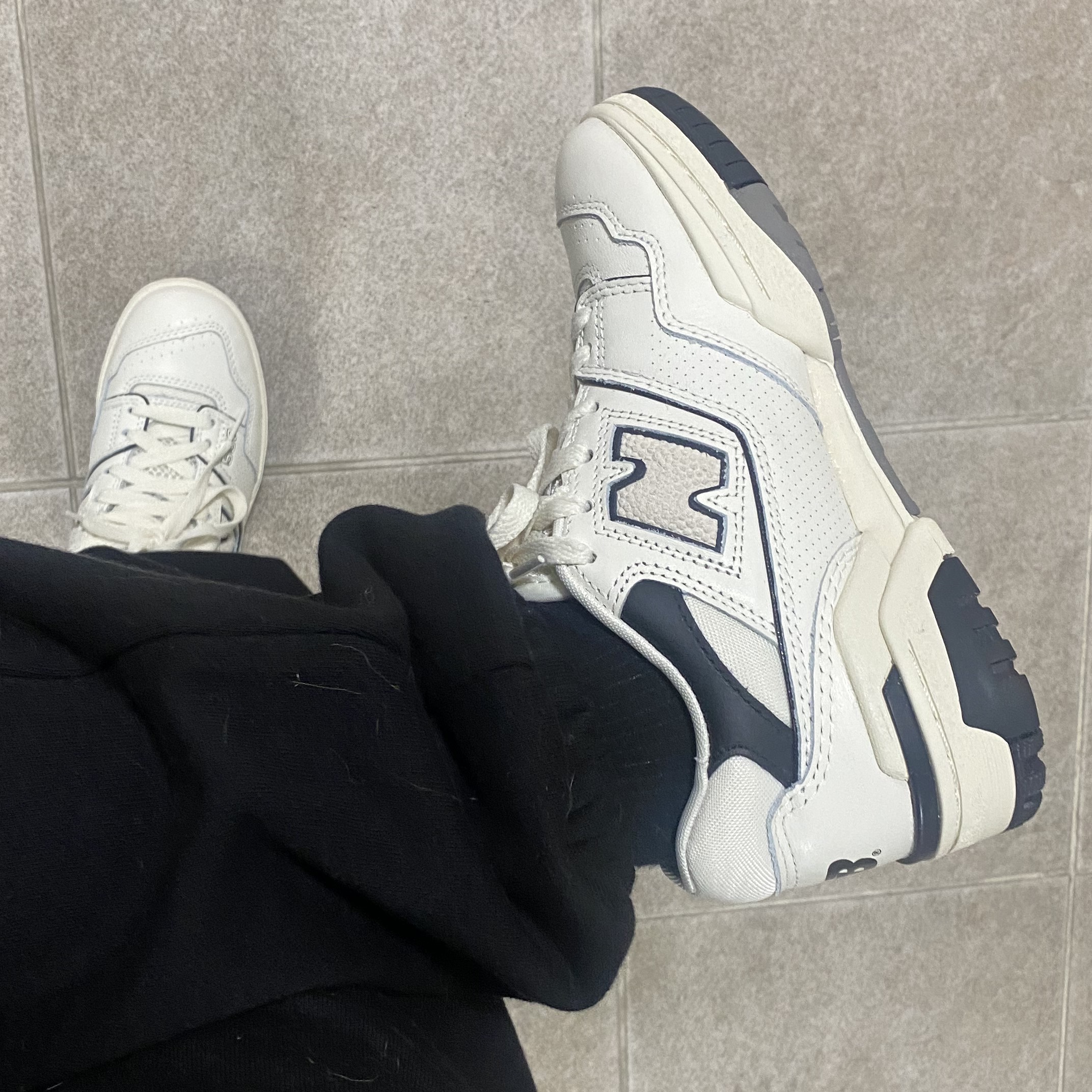 New Balance 550 White Grey - 2E Wide 착용 스타일