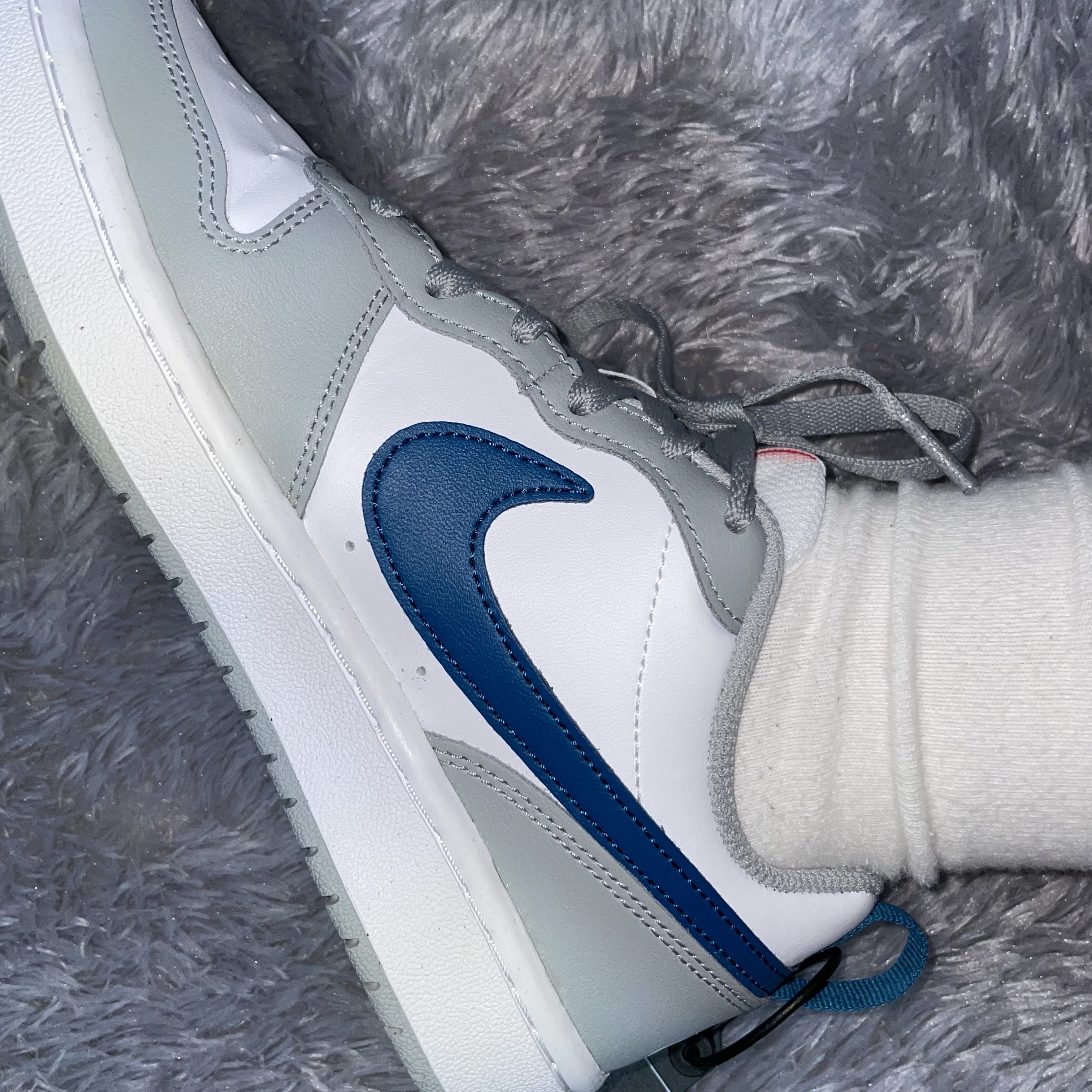 (GS) Nike Court Borough Low 2 Light Smoke Grey 착용 스타일 - 2