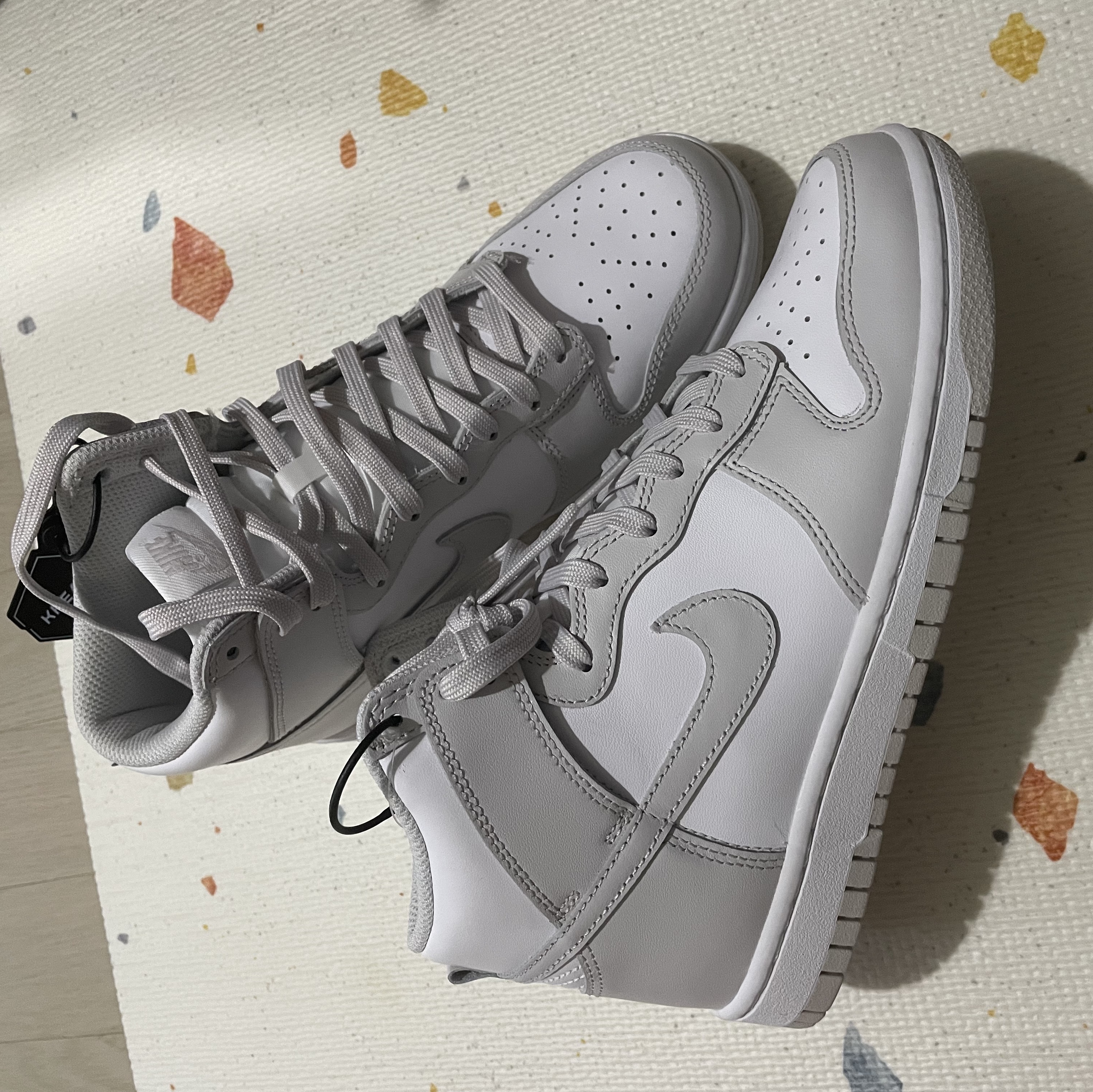 Nike Dunk High Retro Vast Grey 착용 스타일 - 3