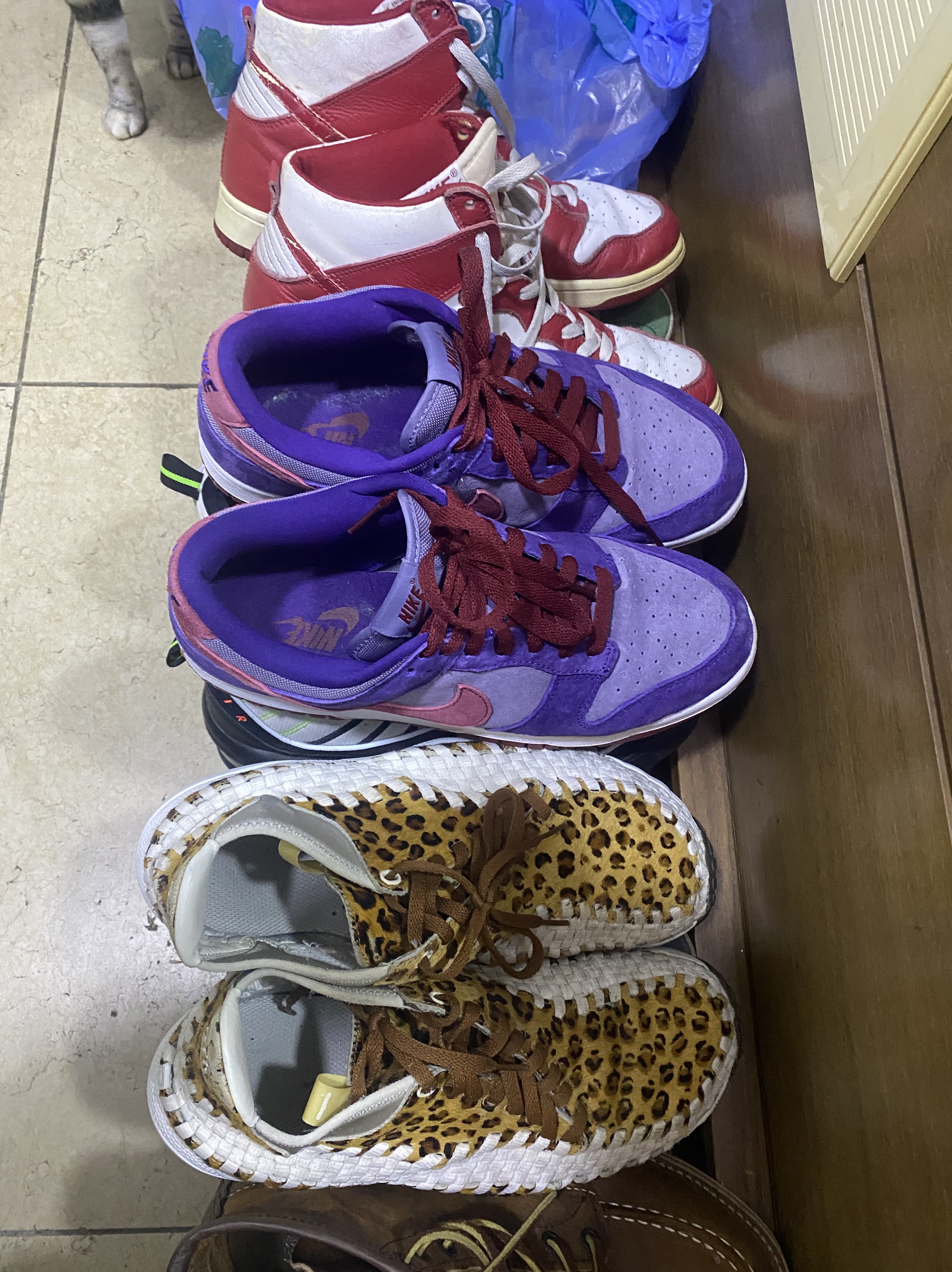 Nike Air Footscape Woven Chukka Leopard, Nike Dunk High Retro QS St. John's 착용 스타일