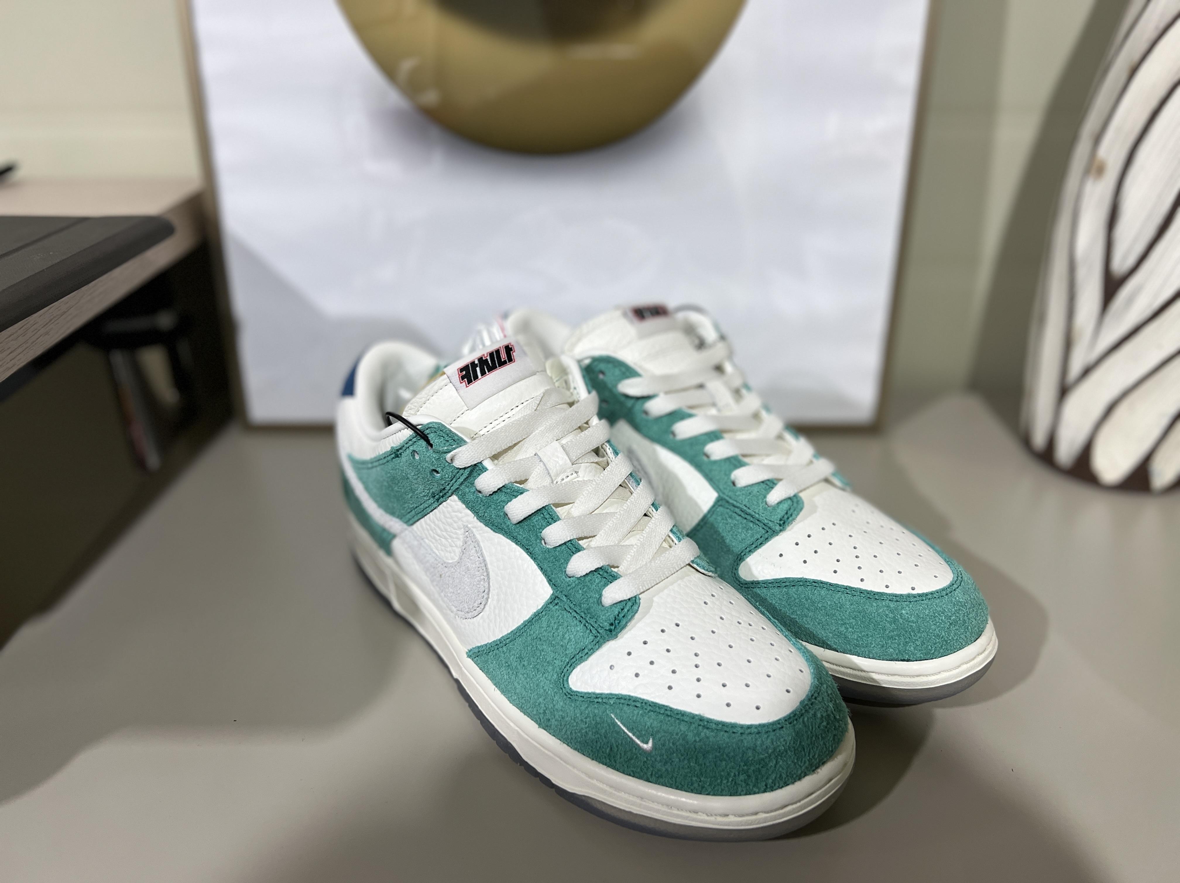 Nike x Kasina Dunk Low Road Sign - Kasina Exclusive 착용 스타일 - 1