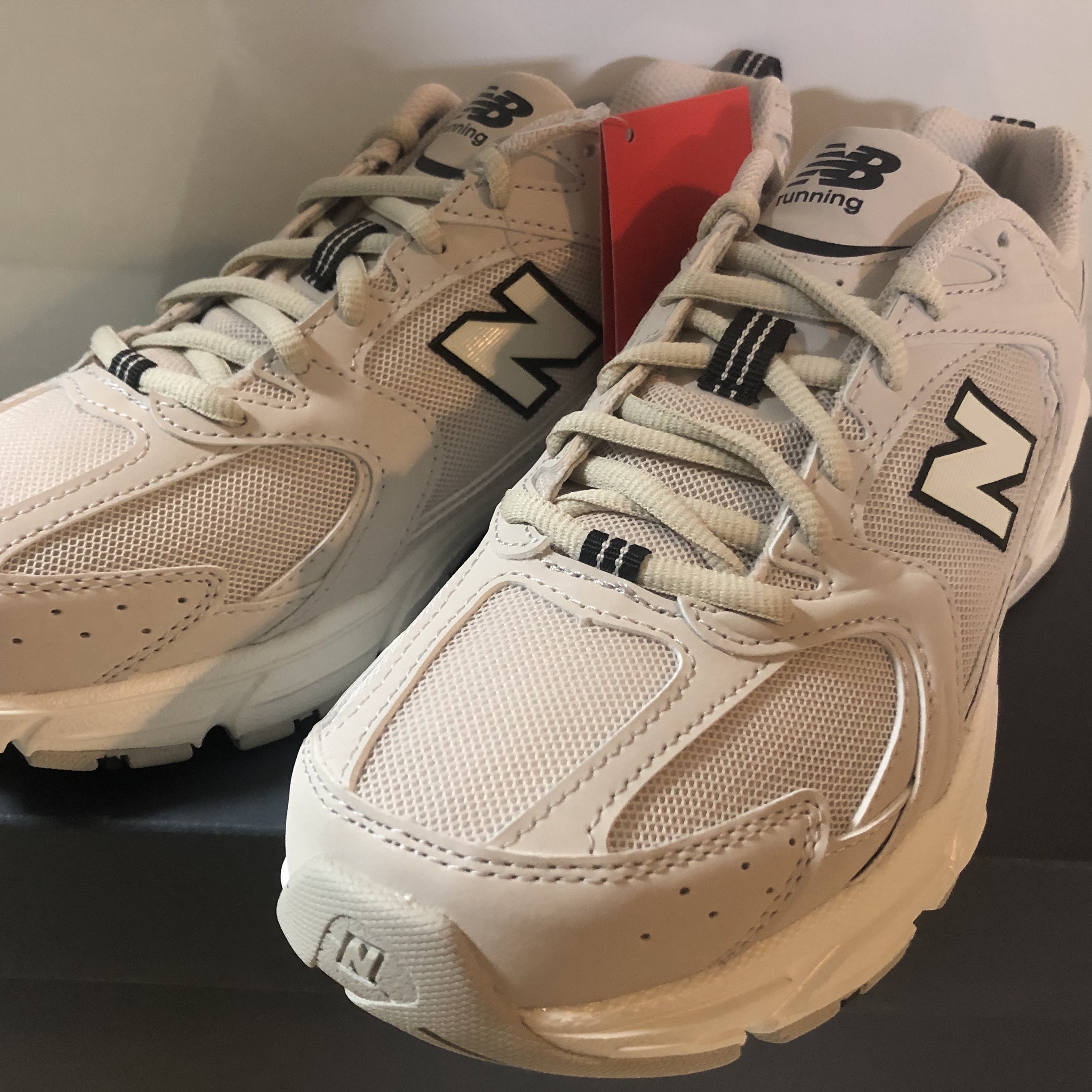 New Balance 530 Ivory 착용 스타일 - 1