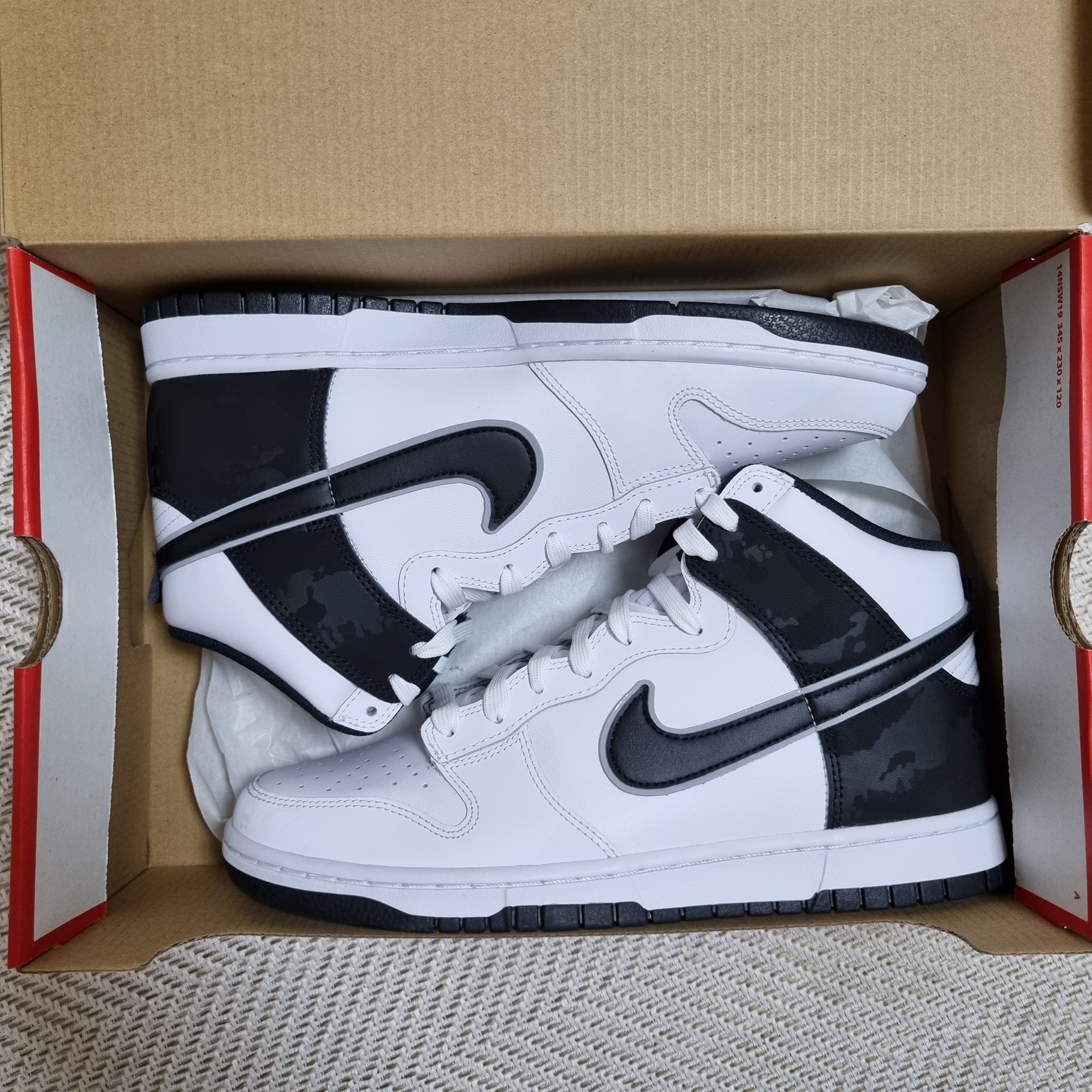 Nike Dunk High Retro SE White Black 착용 스타일 - 5