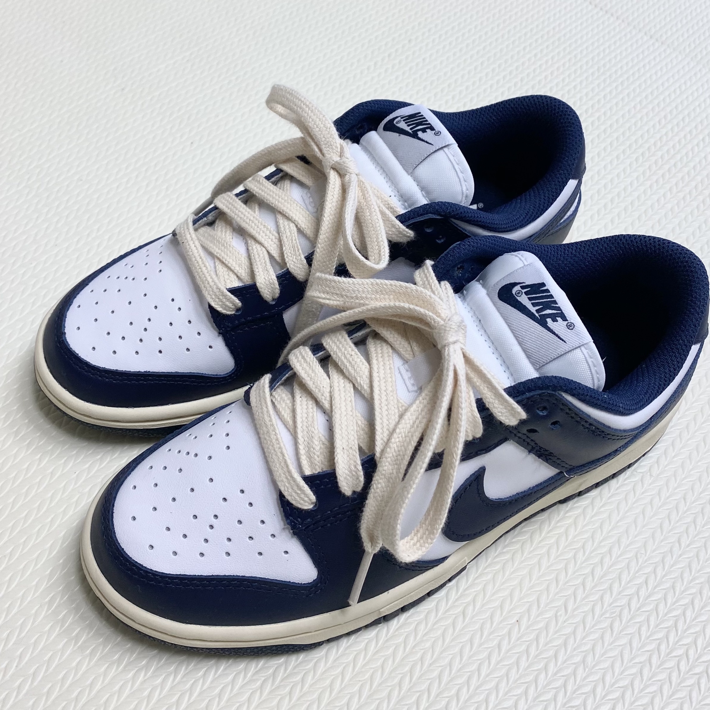 (W) Nike Dunk Low Vintage Midnight Navy 착용 스타일