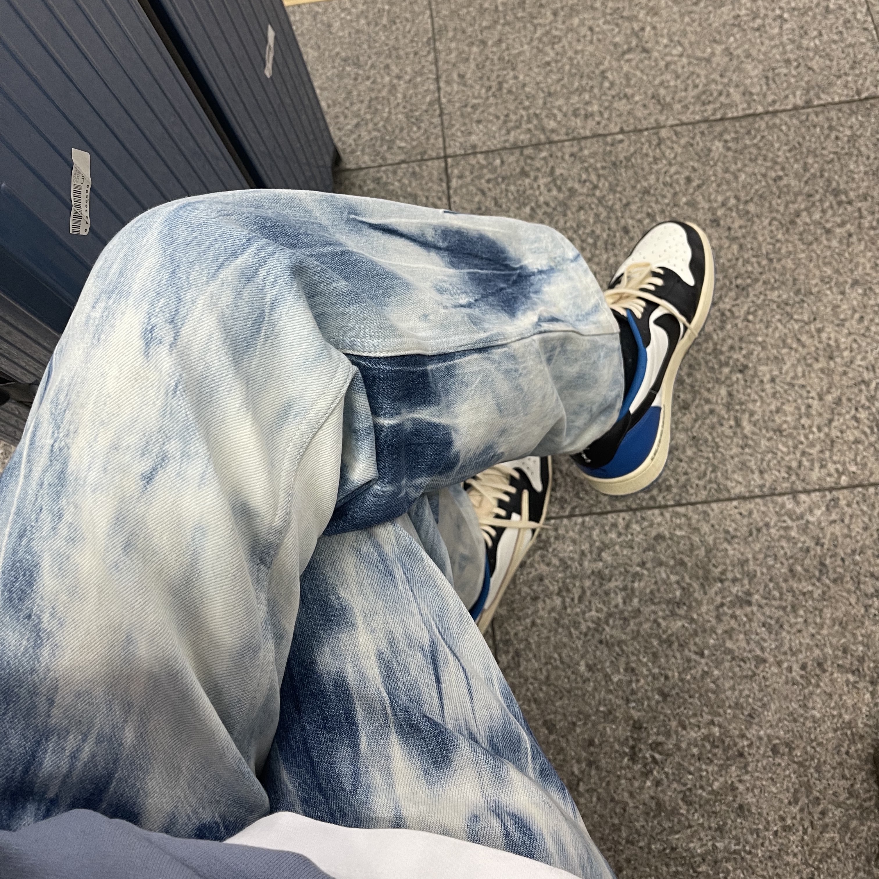 Jordan 1 x Travis Scott x Fragment Retro Low OG SP Military Blue 착용 스타일