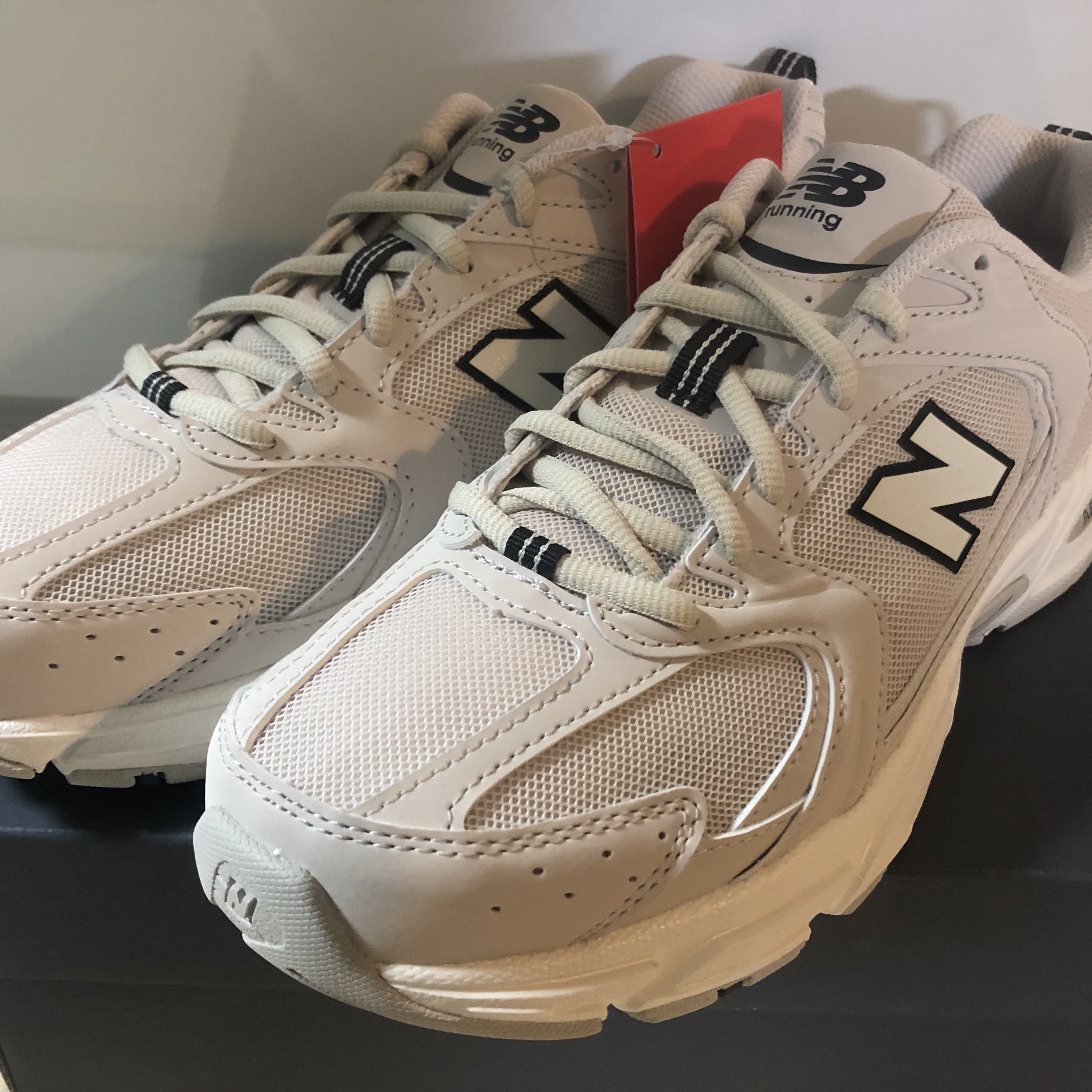 New Balance 530 Ivory 착용 스타일 - 2
