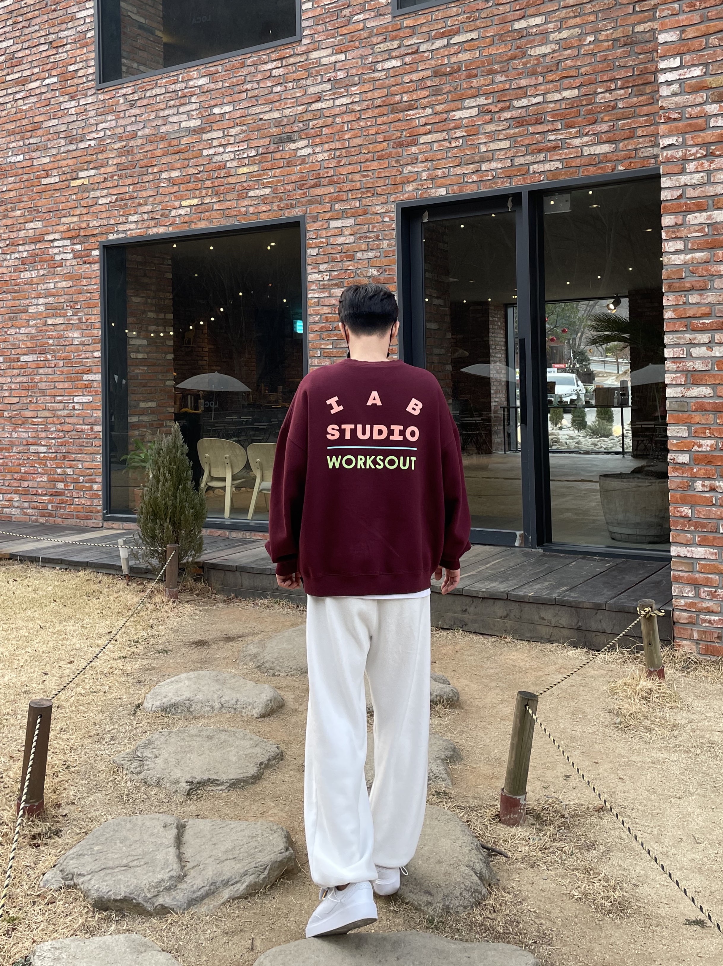 Nike x Peaceminusone Kwondo1 White, IAB Studio Sweatshirt Burgundy for Worksout - 19FW 착용 스타일 - 4