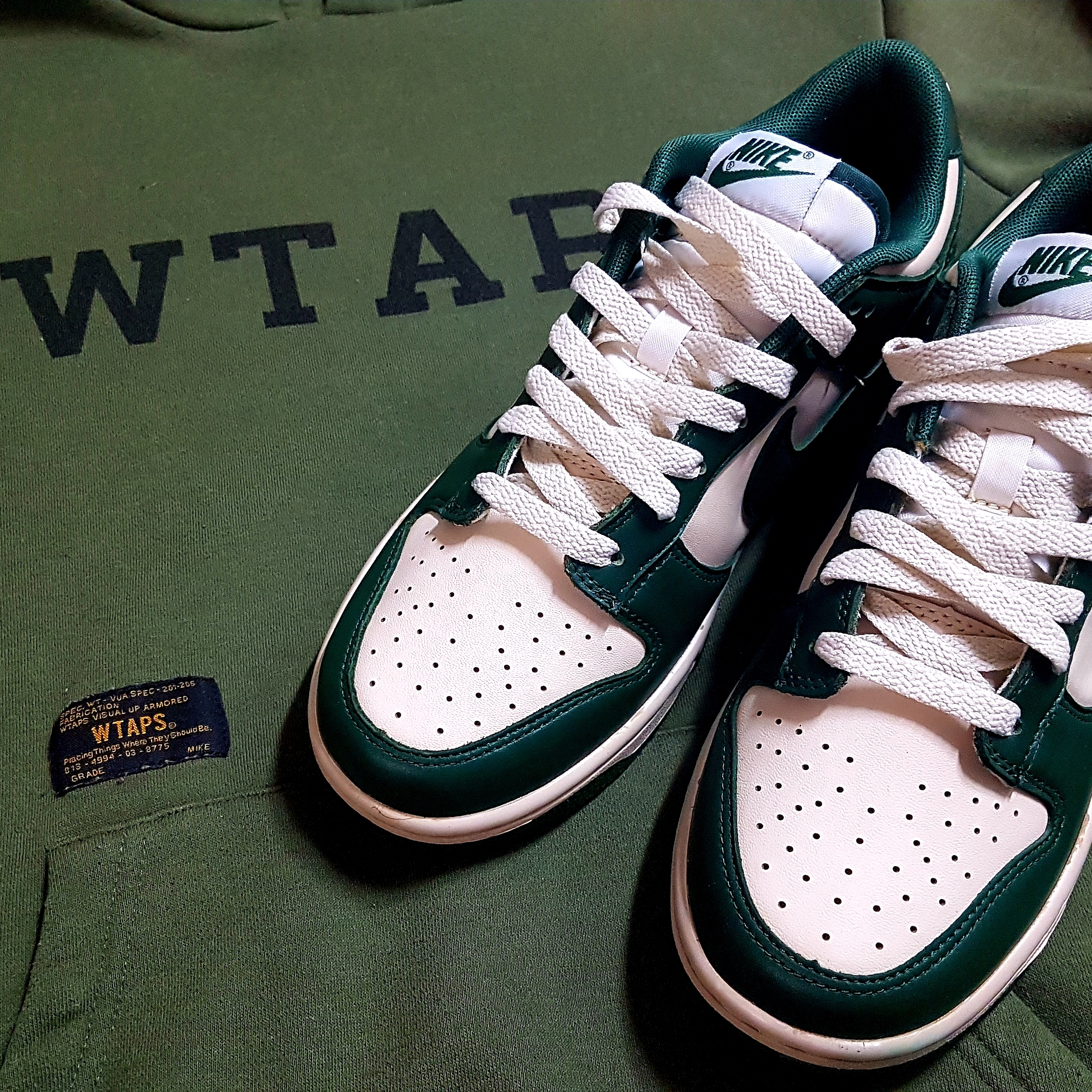 Nike Dunk Low Retro Varsity Green 착용 스타일