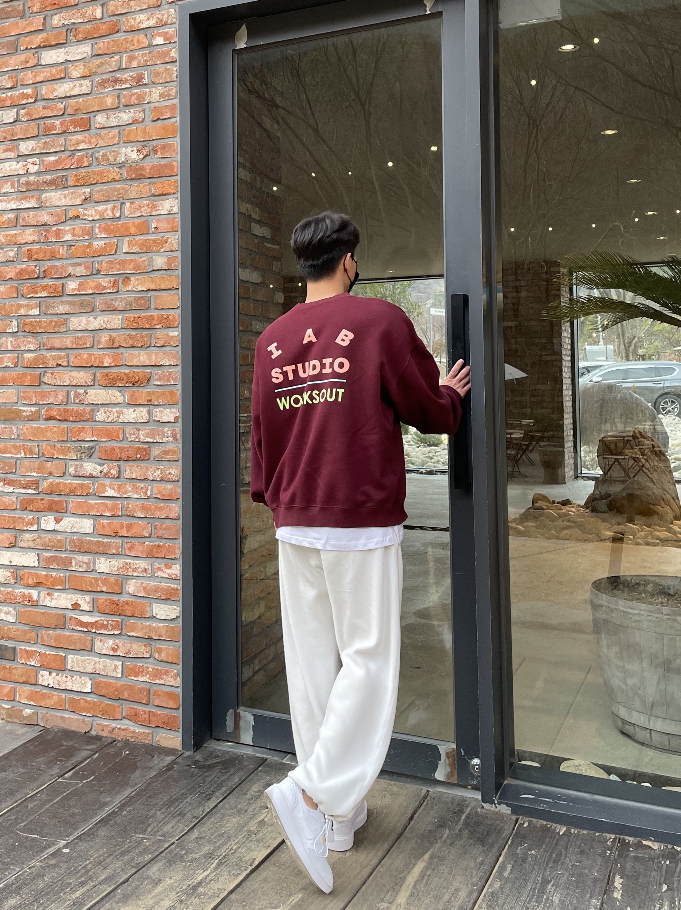 Nike x Peaceminusone Kwondo1 White, IAB Studio Sweatshirt Burgundy for Worksout - 19FW 착용 스타일 - 1