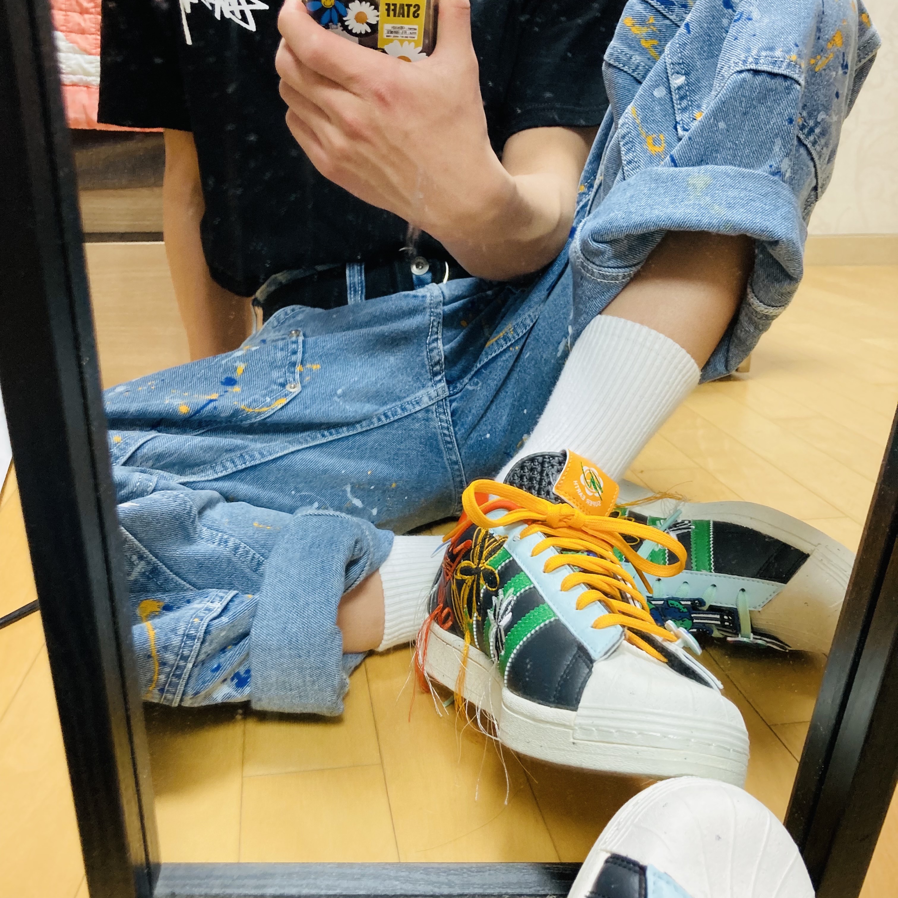 Adidas x Sean Wotherspoon Superstar Superearth Black, Stussy Fuzzy Dice T-Shirt Black 착용 스타일 - 2