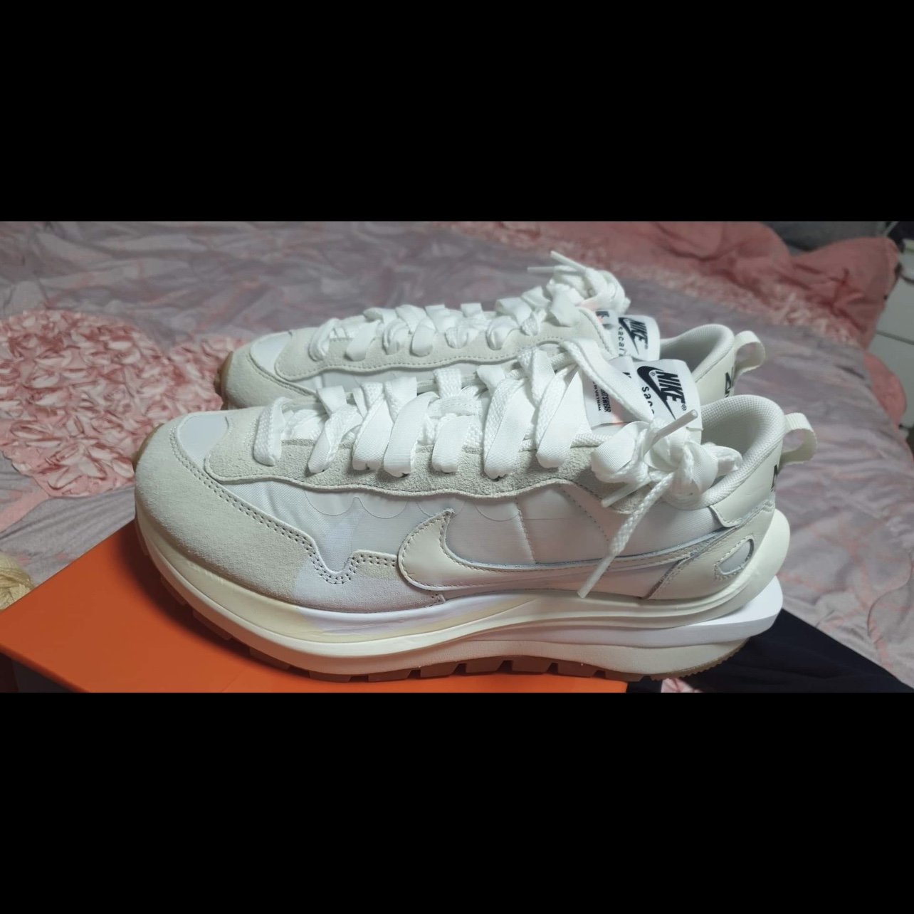 Nike x Sacai VaporWaffle White and Gum 착용 스타일 - 1