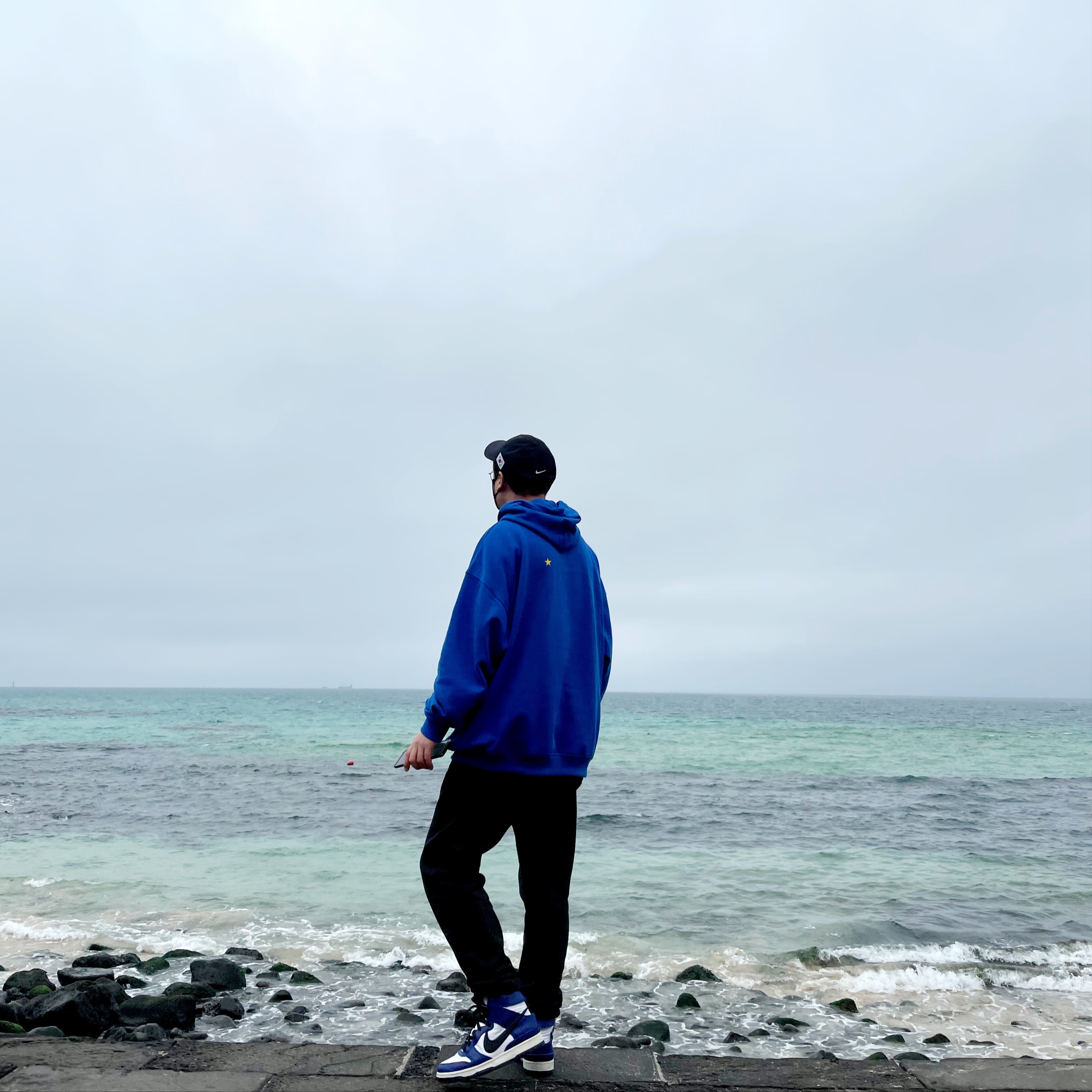 Nike x Ambush Dunk High Deep Royal Blue, Souvenir Official Eunify Classic Hoodie Blue 착용 스타일 - 2