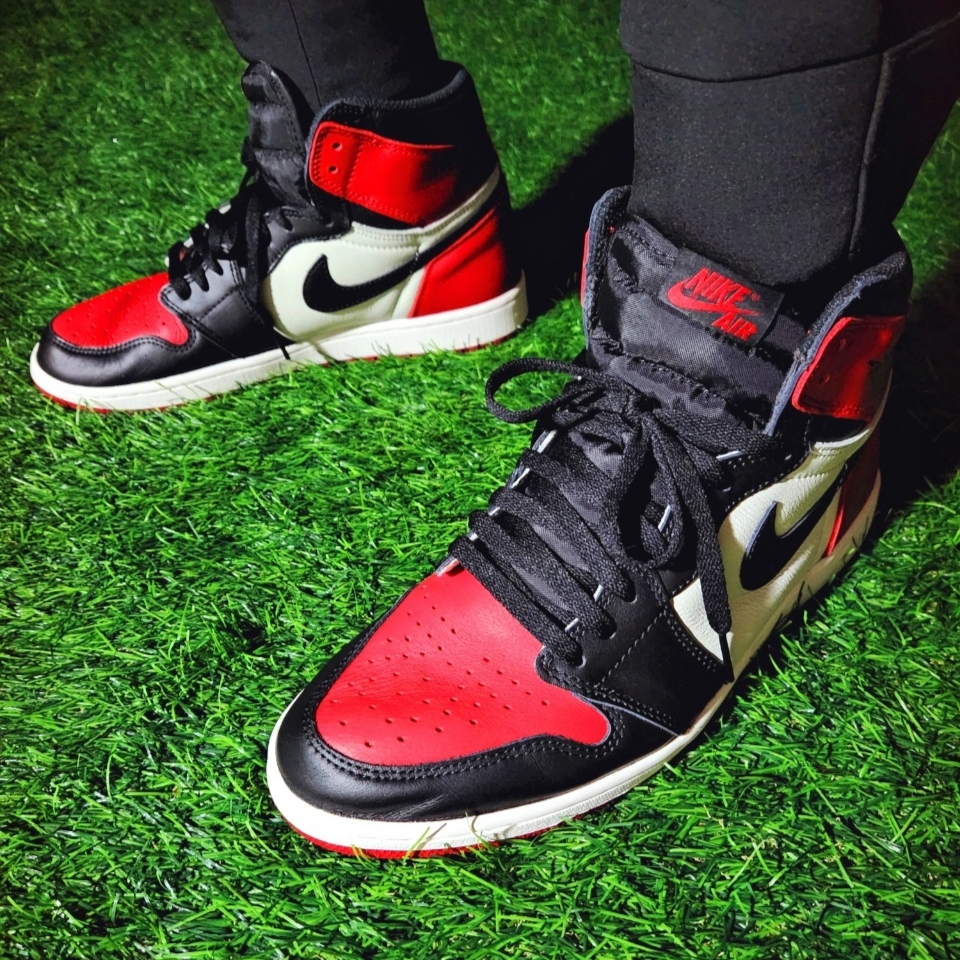 Jordan 1 Retro High OG Bred Toe 착용 스타일 - 4