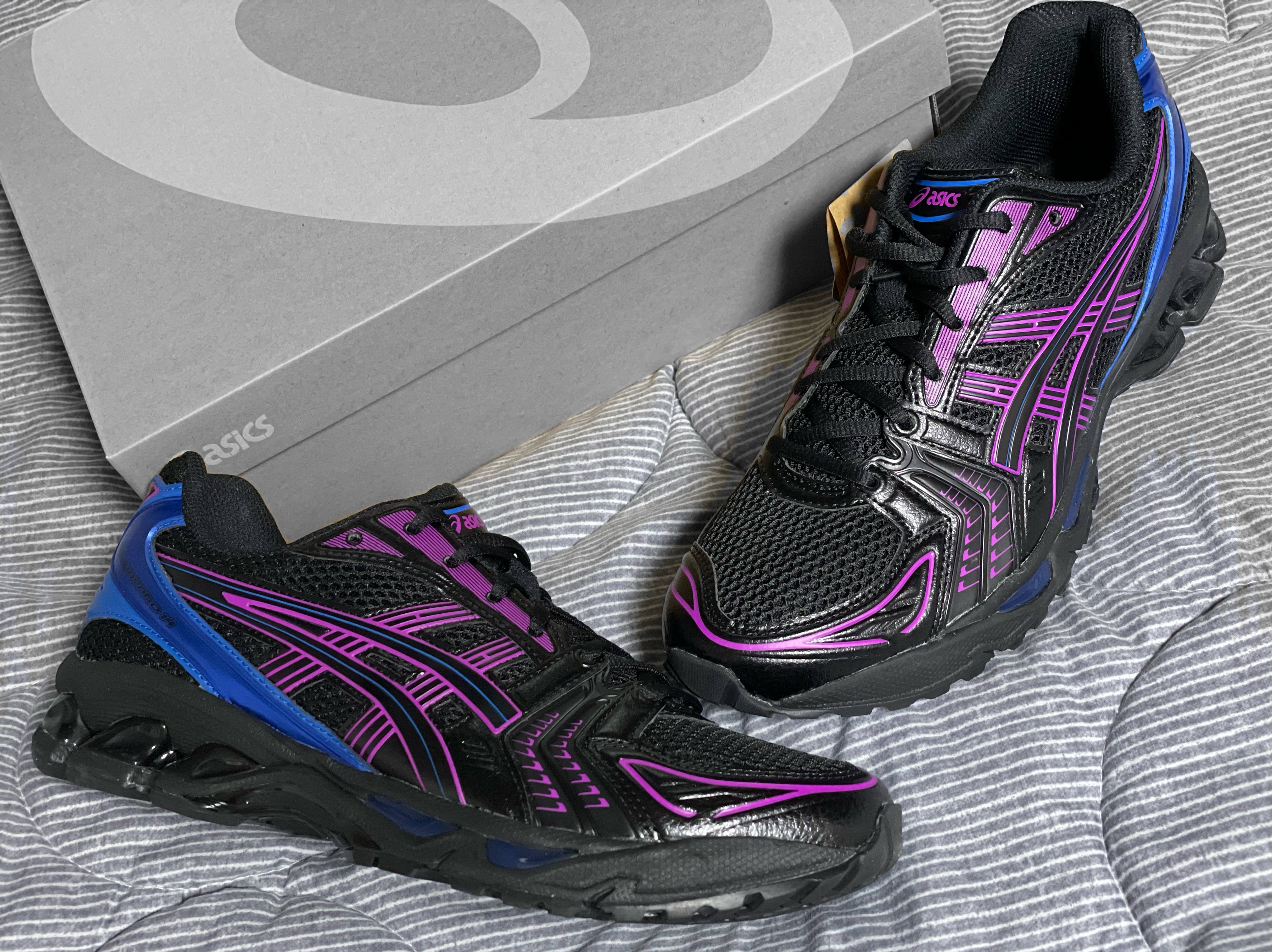 Asics Gel-Kayano 14 Black Lake Drive 착용 스타일 - 1