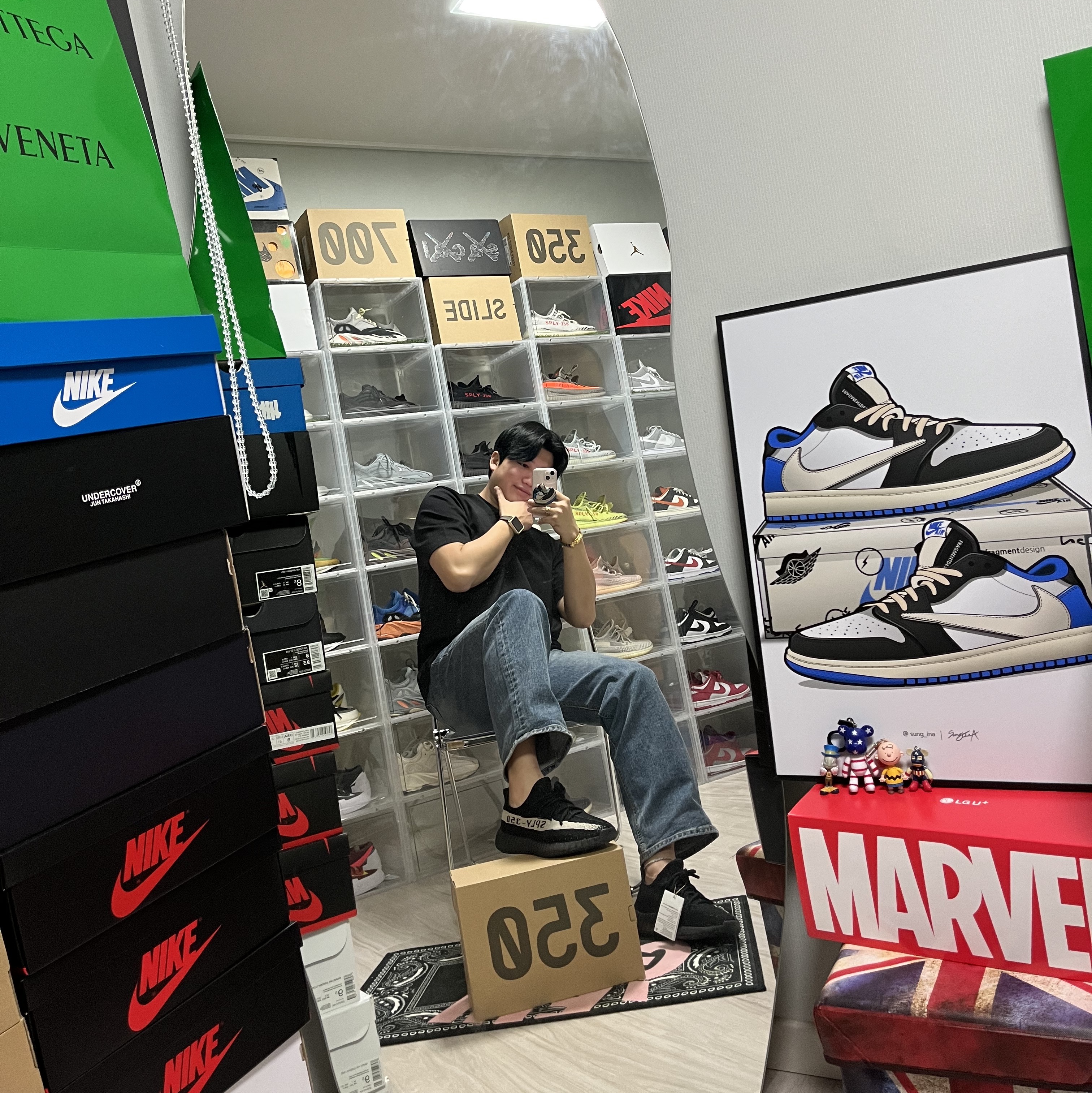 Adidas Yeezy Boost 350 V2 Core Black White 2022 착용 스타일 - 1