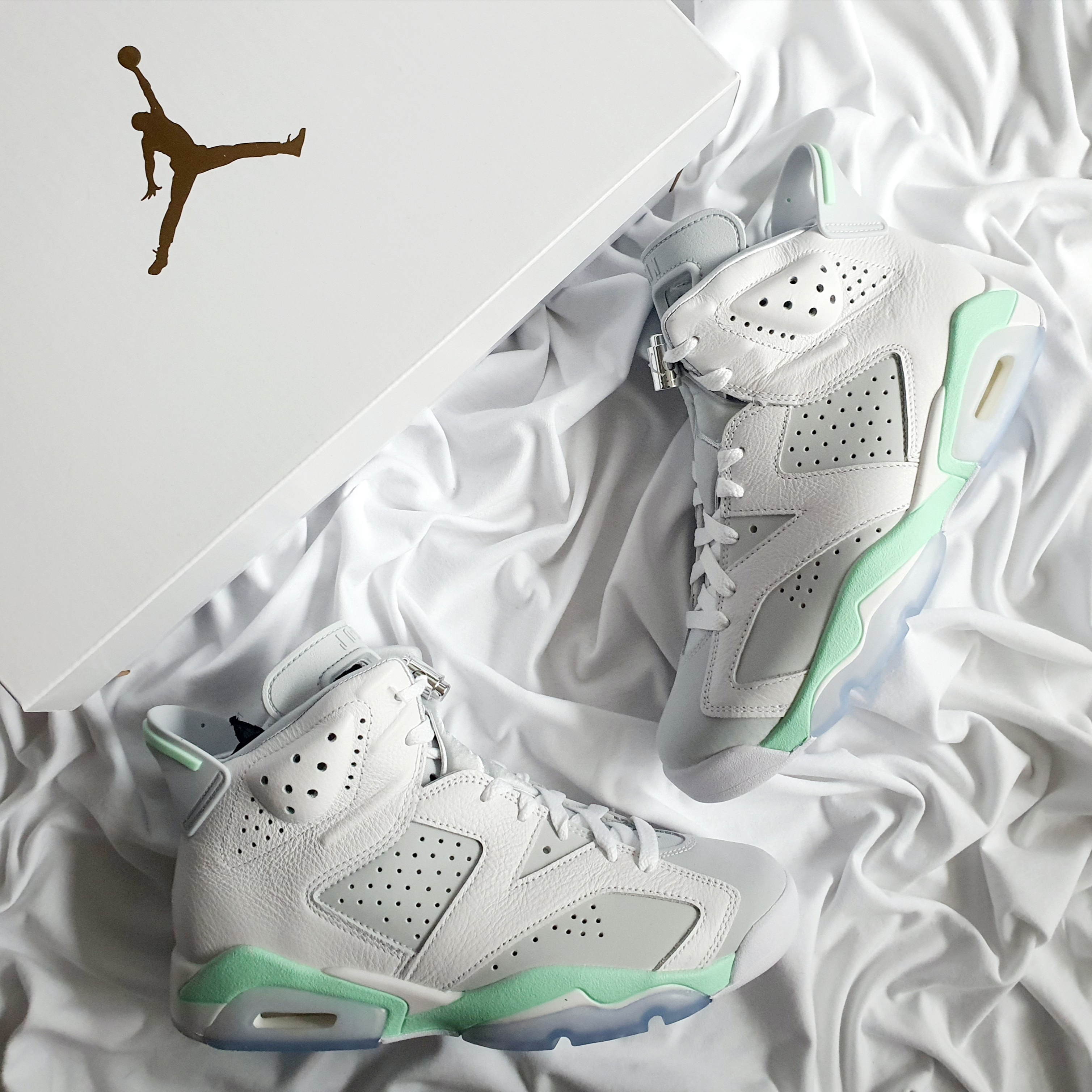 (W) Jordan 6 Retro Mint Foam 착용 스타일
