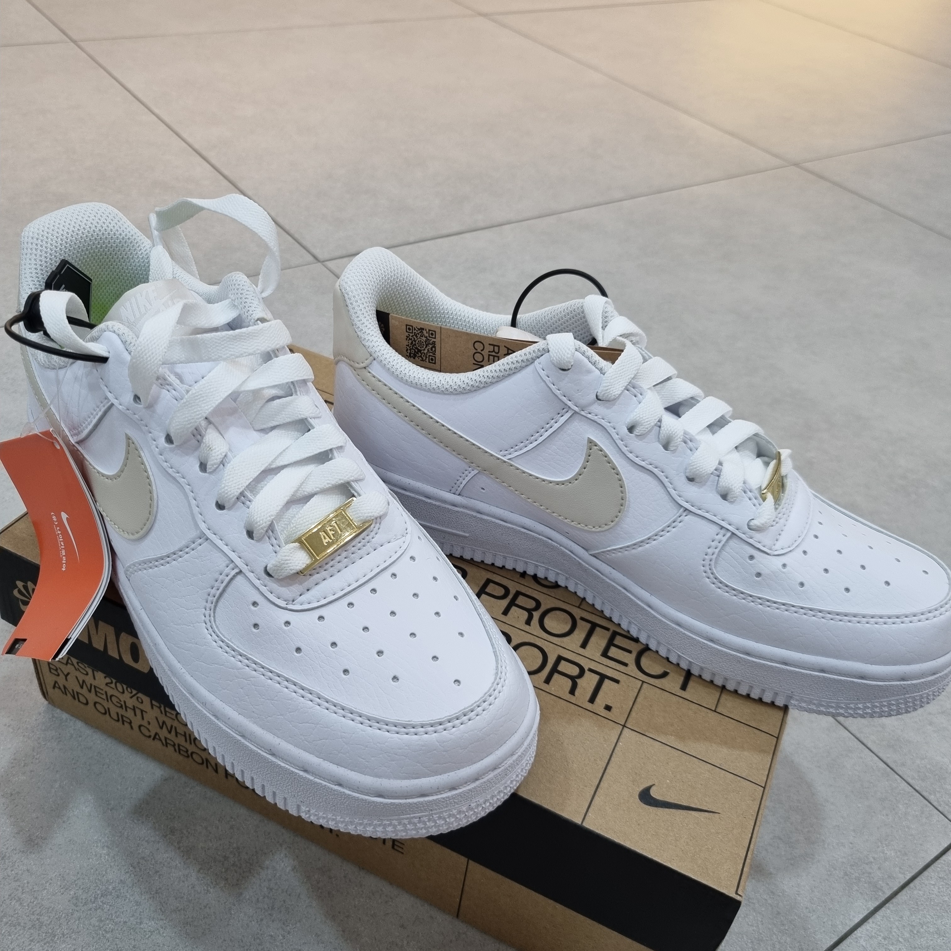 (W) Nike Air Force 1 '07 Next Nature Light Orewood Brown 착용 스타일