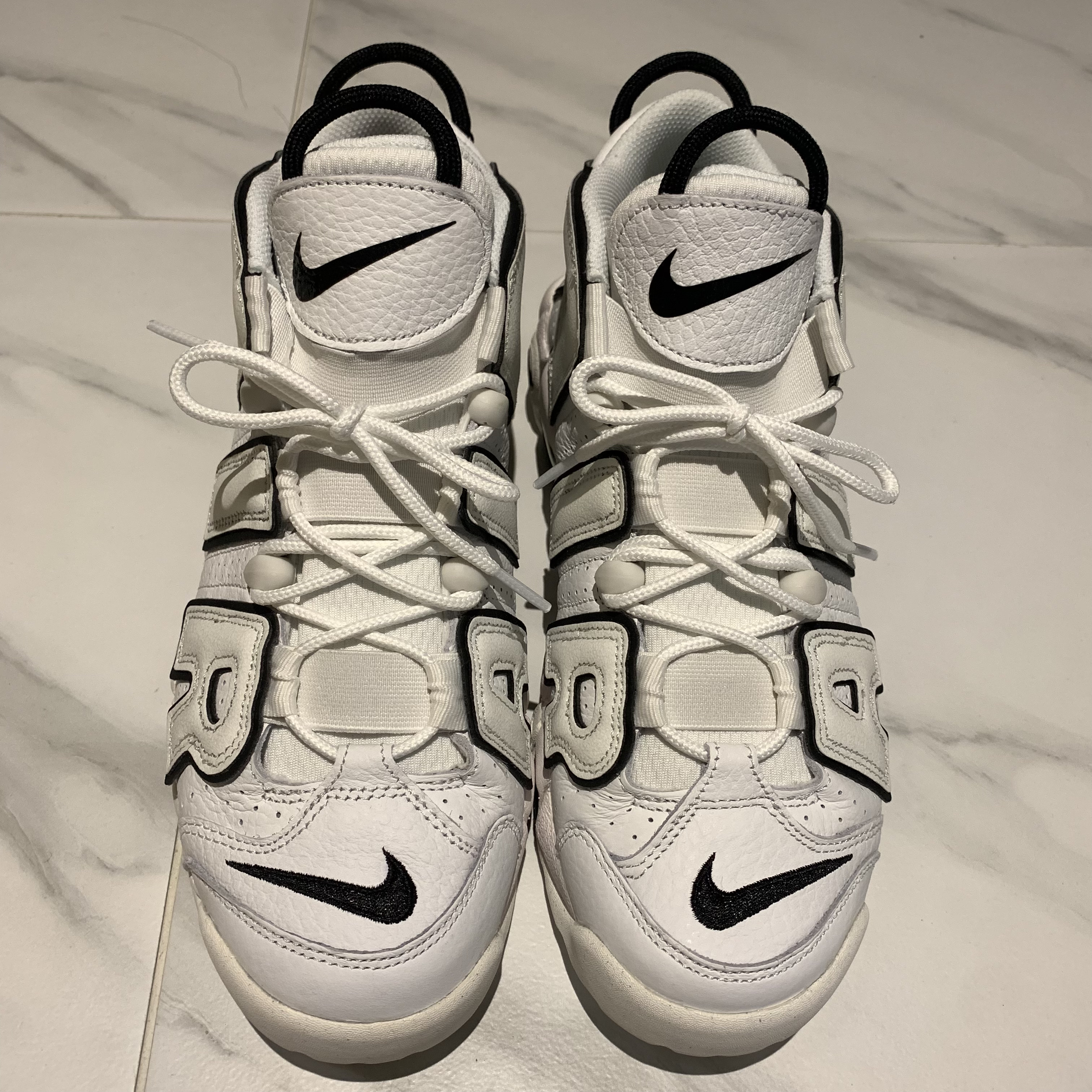 (W) Nike Air More Uptempo Summit White 착용 스타일 - 1