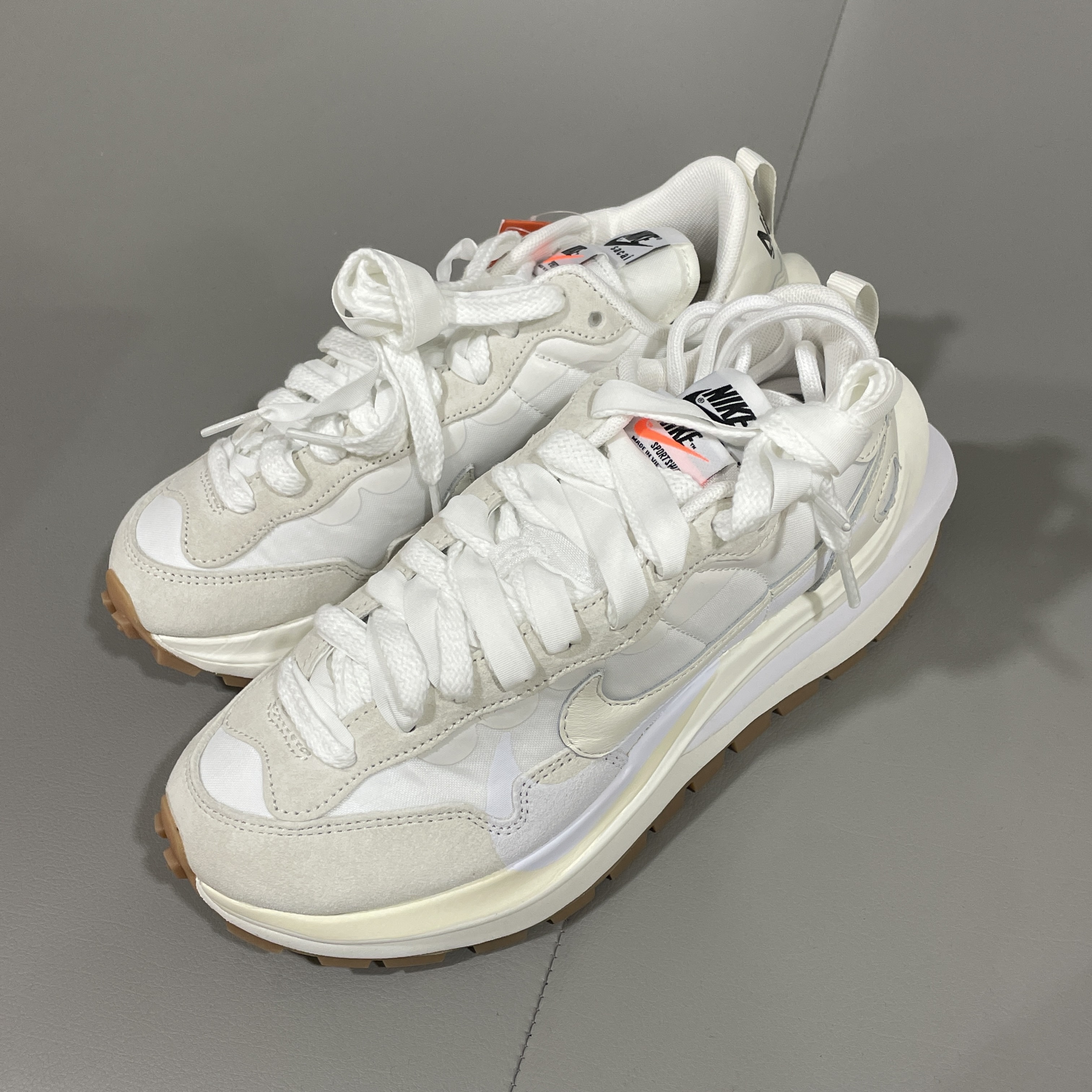 Nike x Sacai VaporWaffle White and Gum 착용 스타일 - 1
