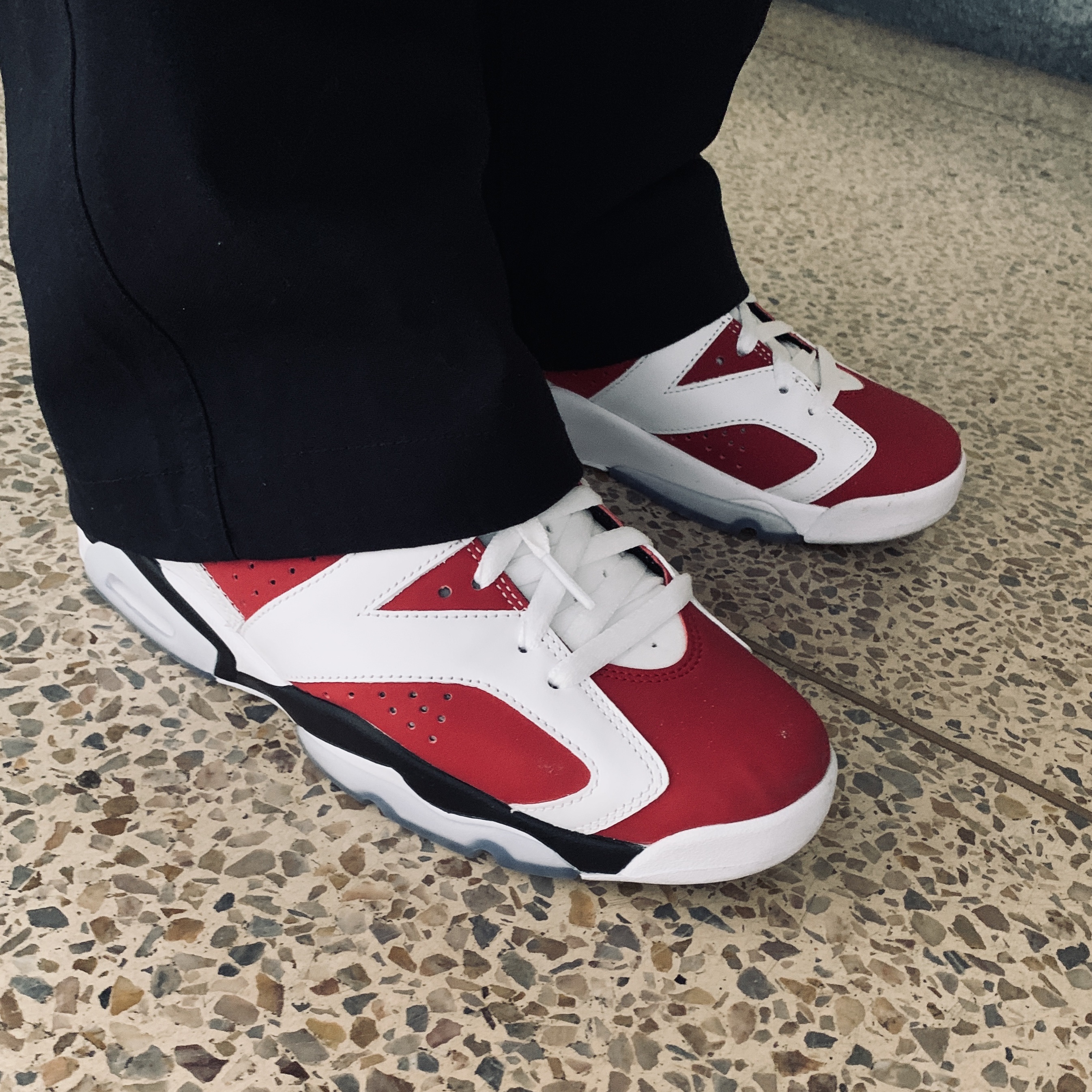 Jordan 6 Retro Carmine 2021 착용 스타일 - 1