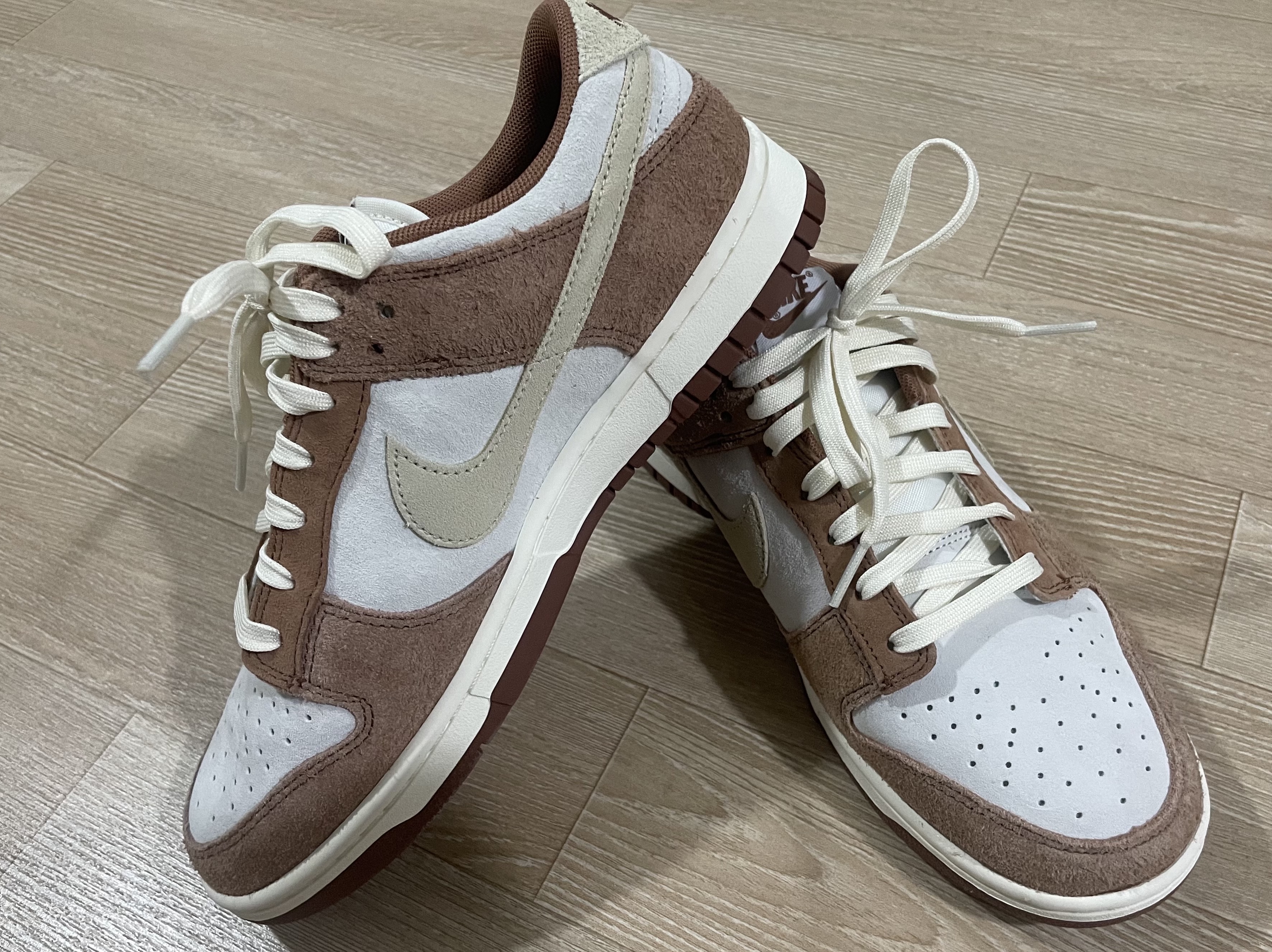 Nike Dunk Low Pro Premium Medium Curry 착용 스타일 - 1