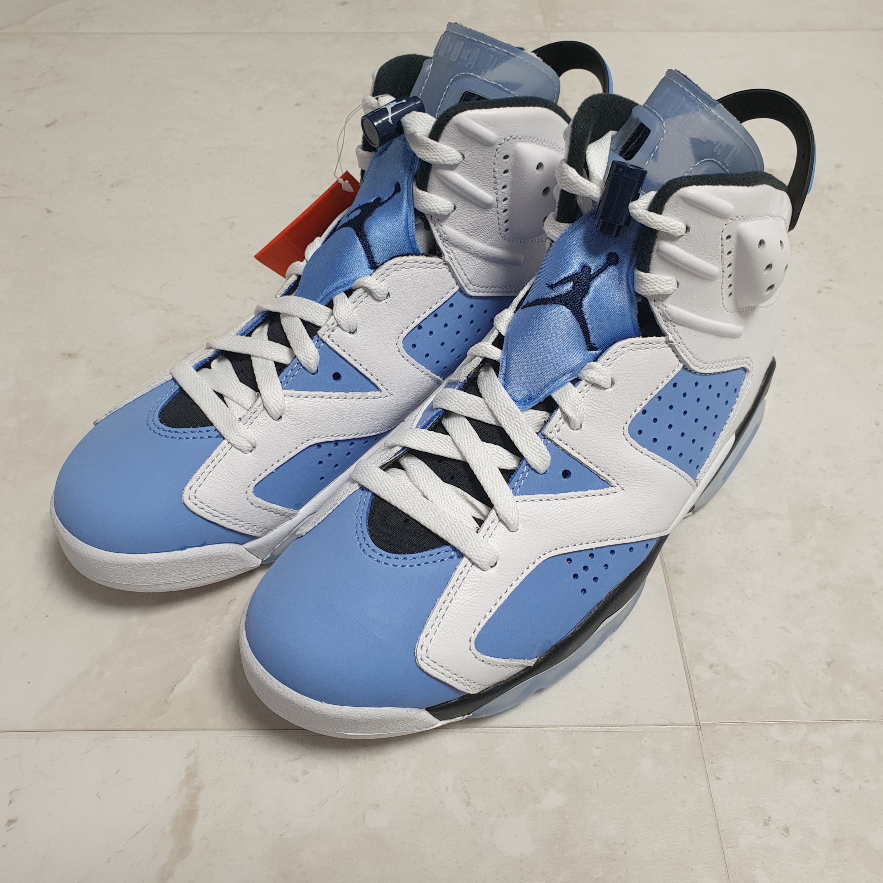 Jordan 6 Retro University Blue 착용 스타일 - 1