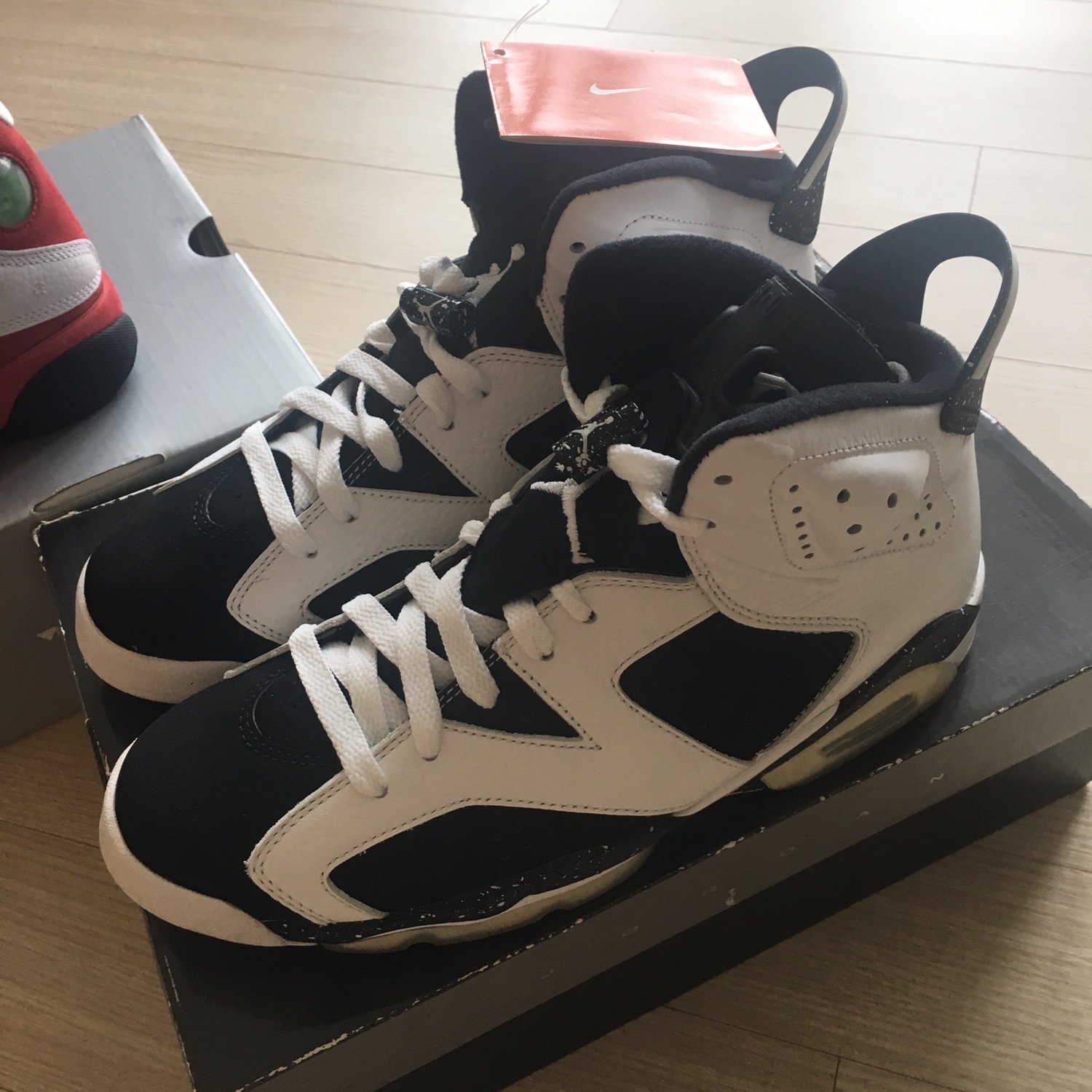 Jordan 6 Retro Oreo 착용 스타일