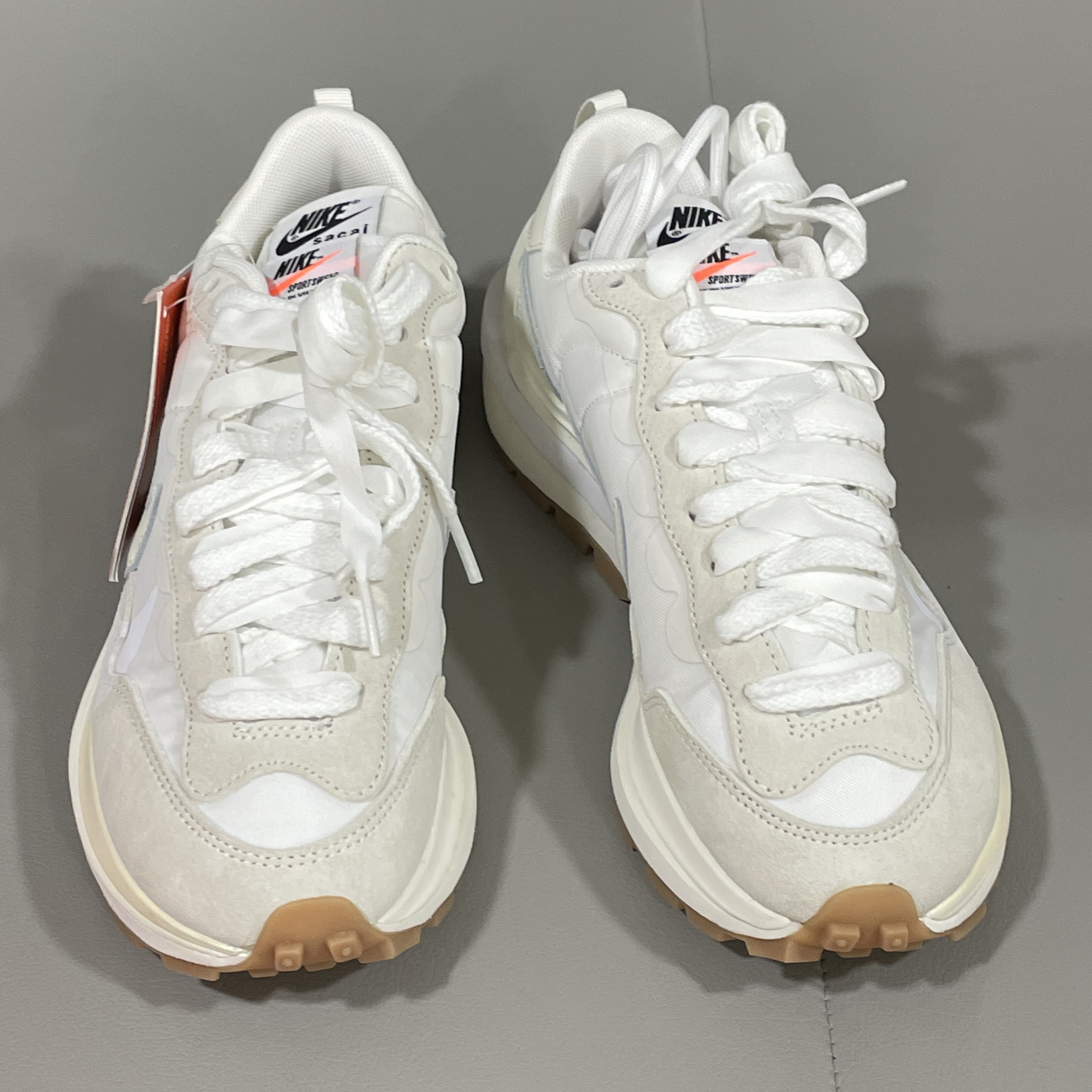 Nike x Sacai VaporWaffle White and Gum 착용 스타일 - 2