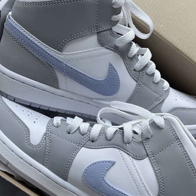 (W) Jordan 1 Mid Wolf Grey 착용 스타일 - 1