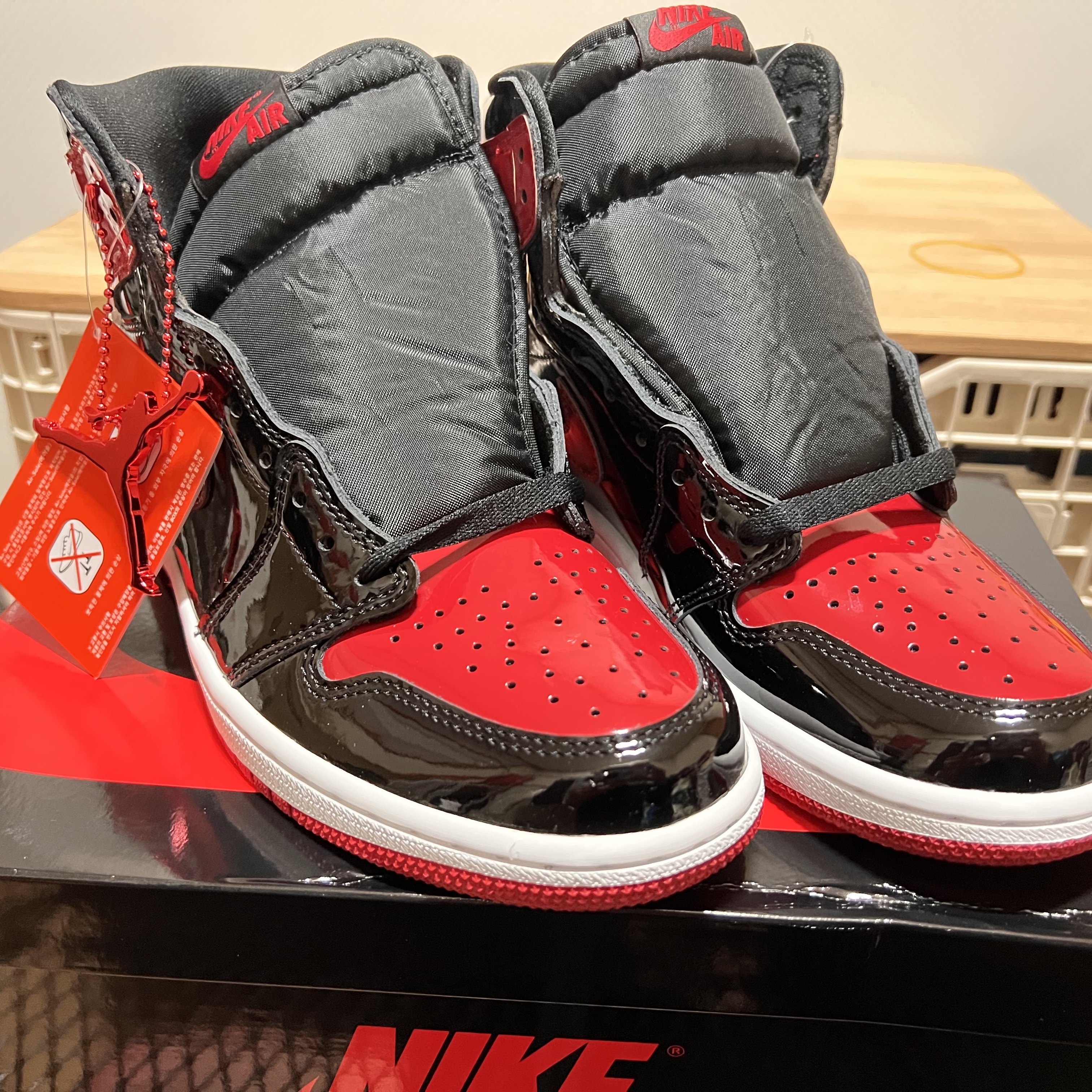 Jordan 1 Retro High OG Patent Bred 착용 스타일