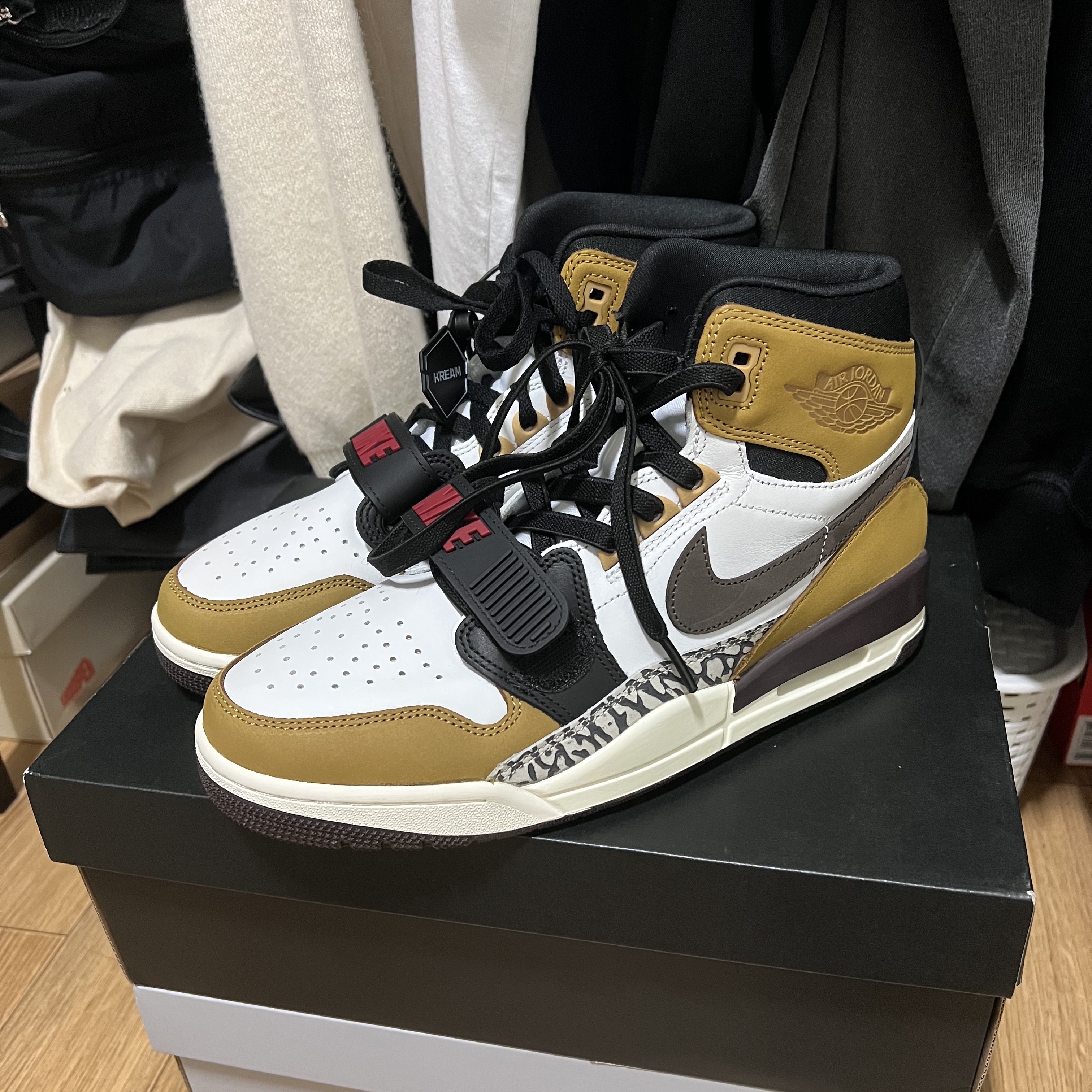 Jordan Legacy 312 Rookie of the Year, Jordan 1 Retro High Rookie of the Year 착용 스타일 - 1
