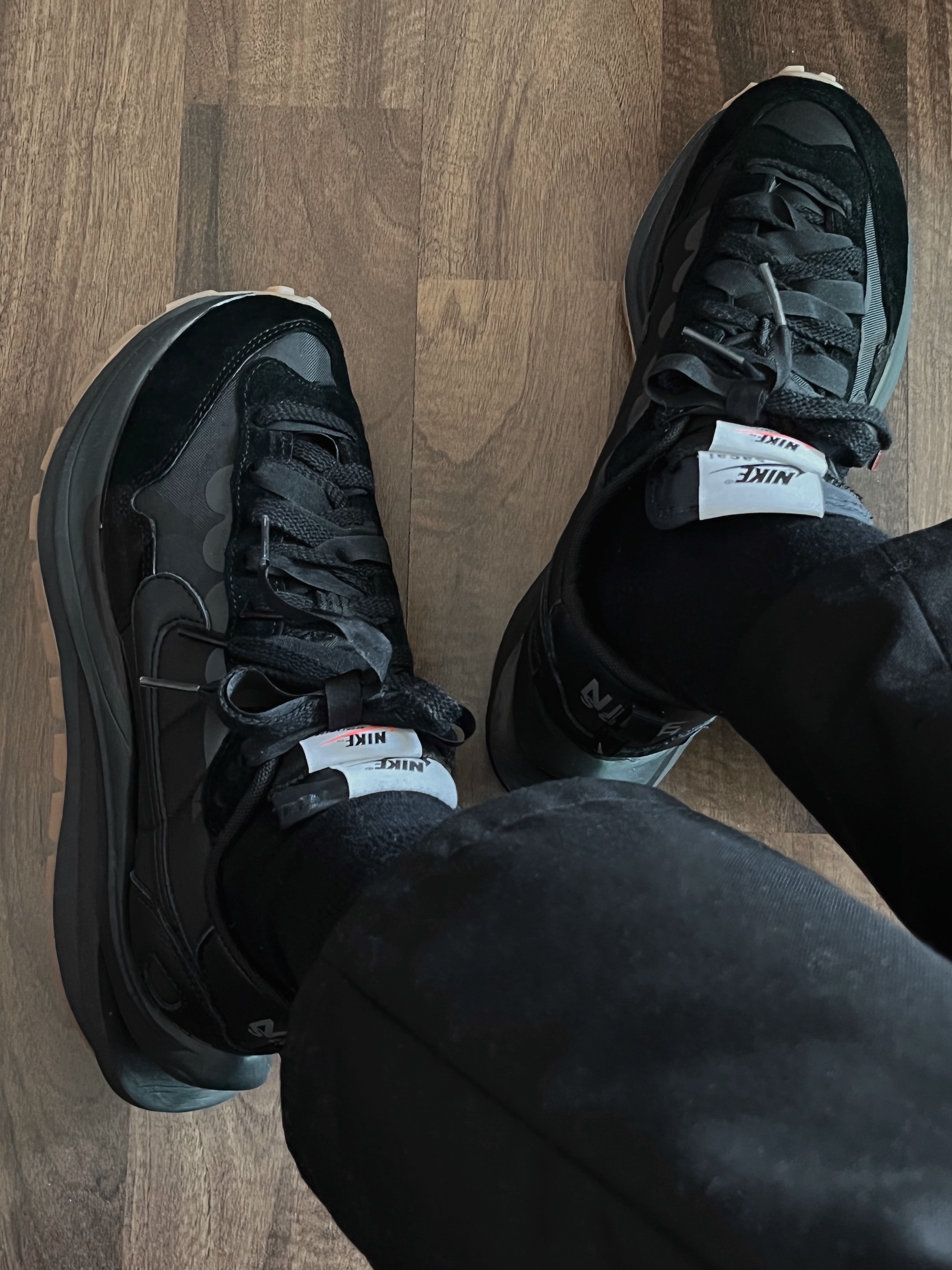 Nike x Sacai VaporWaffle Black and Gum 착용 스타일