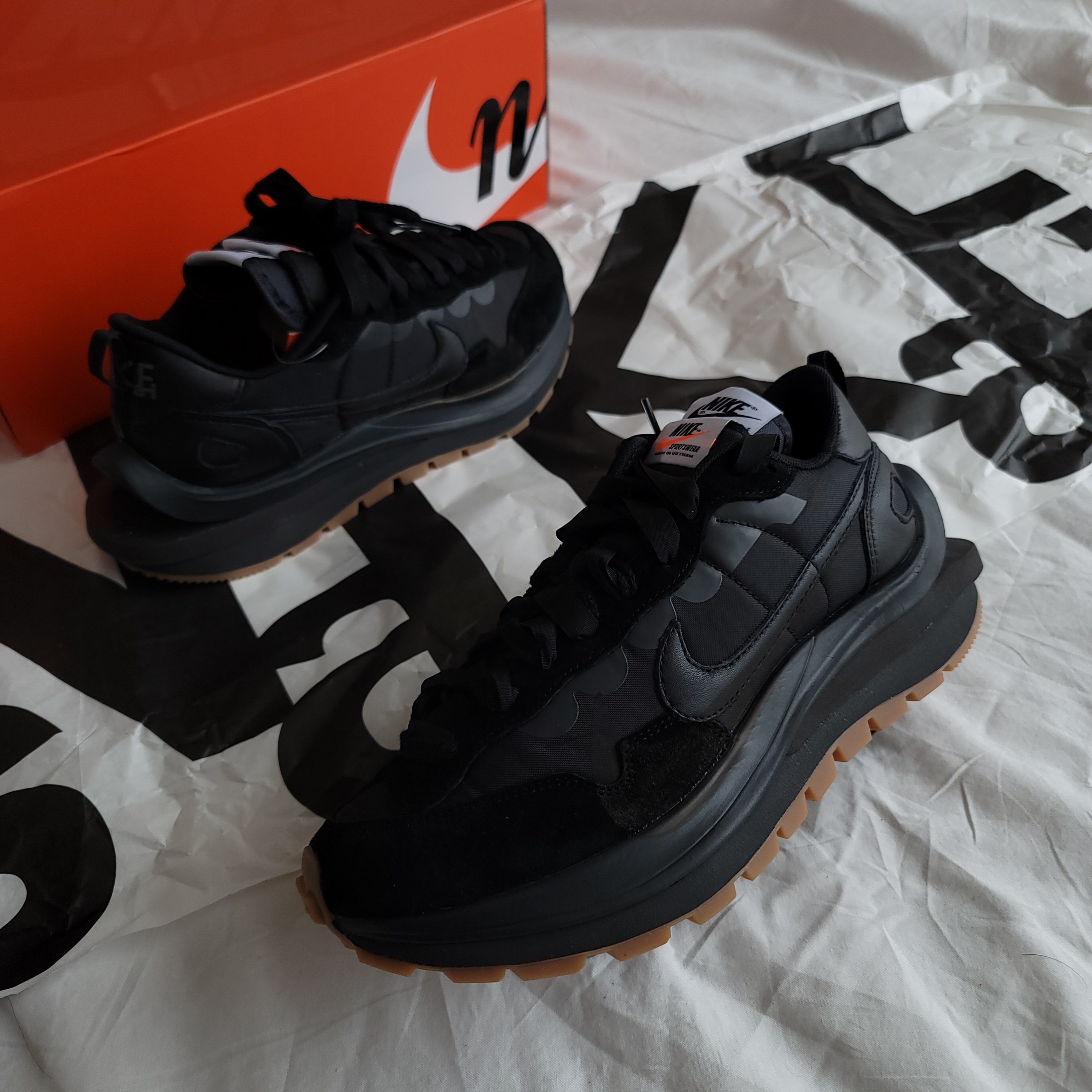 Nike x Sacai VaporWaffle Black and Gum, Nike x Sacai VaporWaffle White and Gum 착용 스타일 - 3