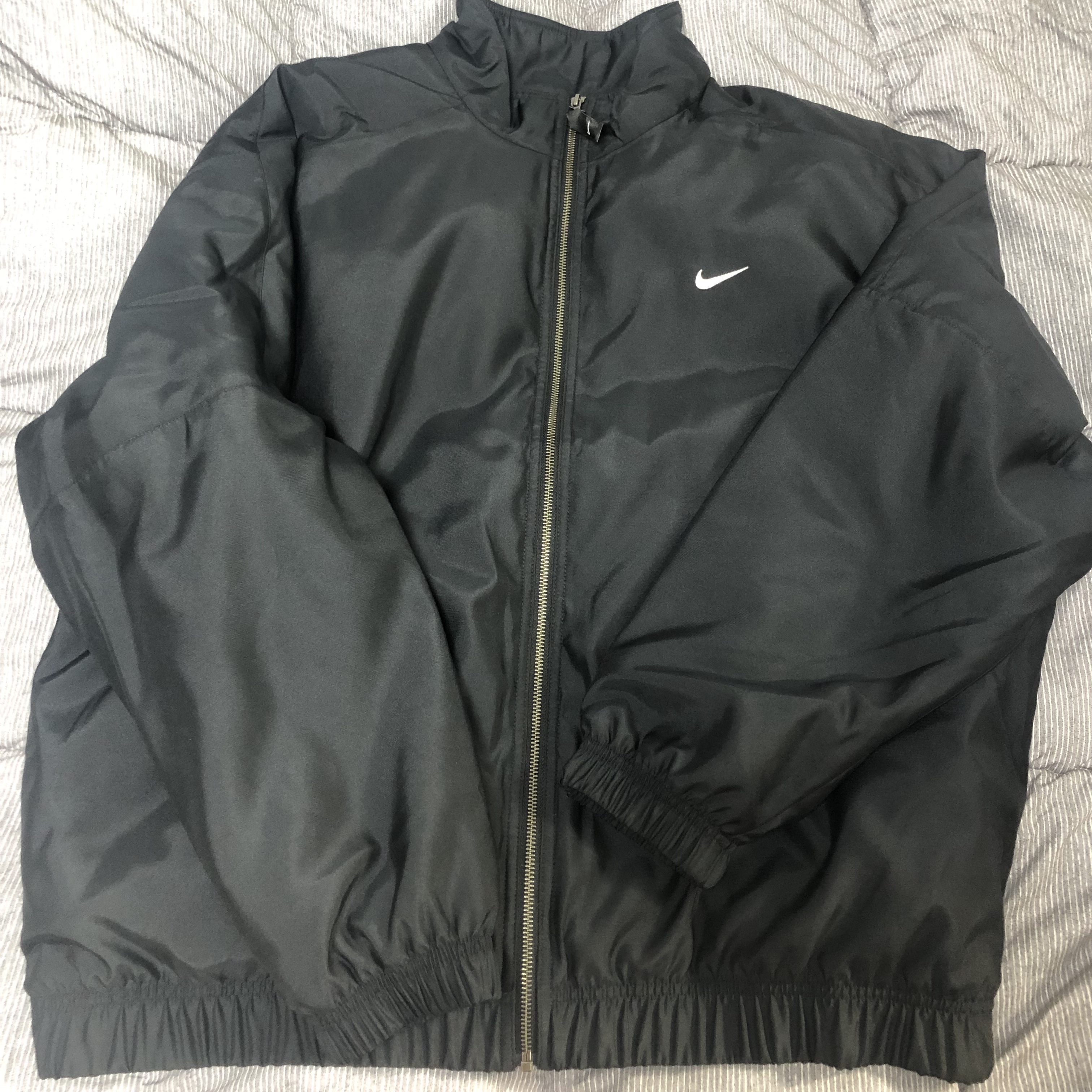 Nike NRG Solo Swoosh Satin Bomber Jacket Black Doll - US/EU, Nike NRG Solo Swoosh Satin Bomber Jacket Black Doll - Asia 착용 스타일 - 1