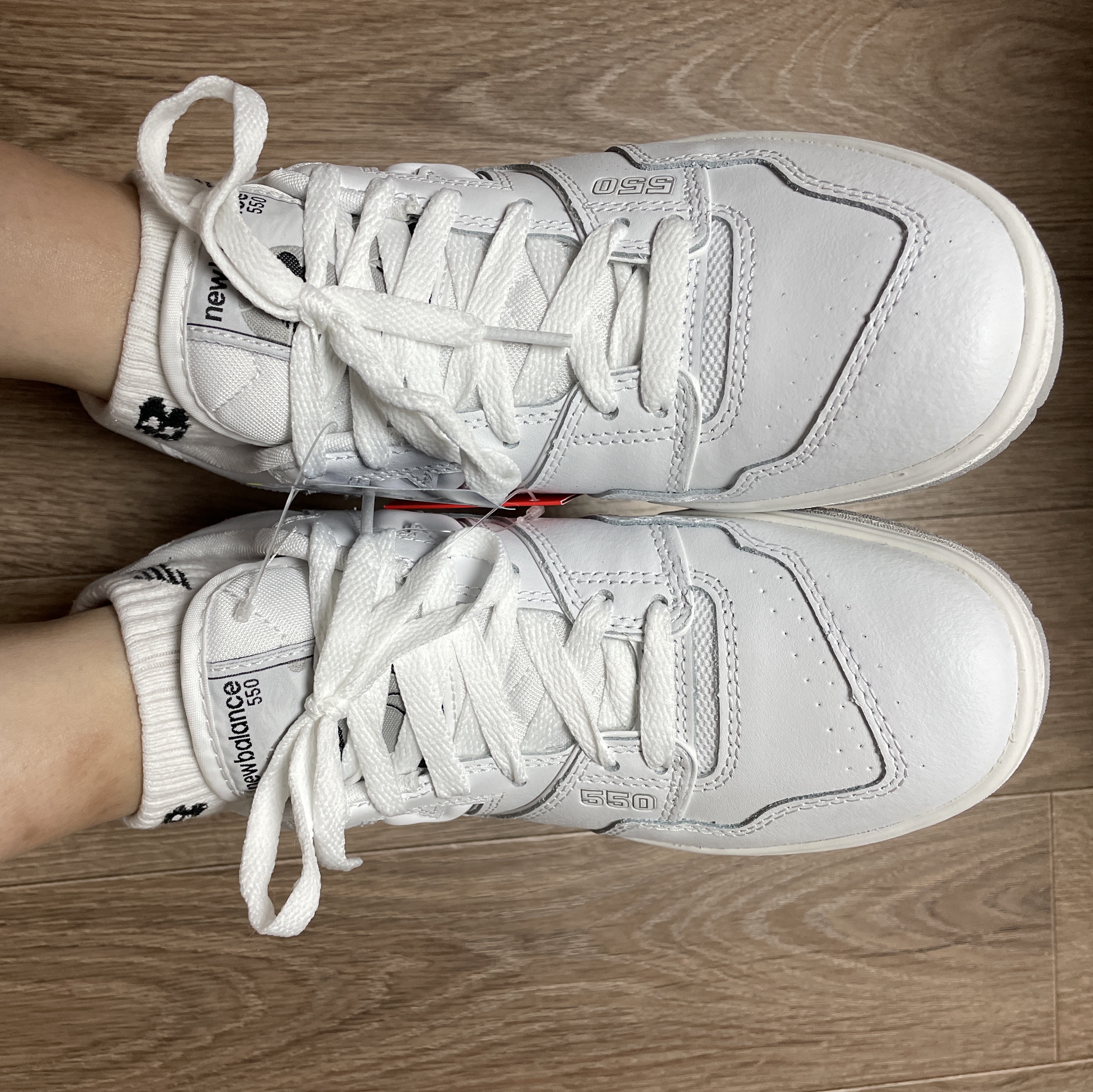 New Balance 550 White - 2E Wide 착용 스타일 - 2