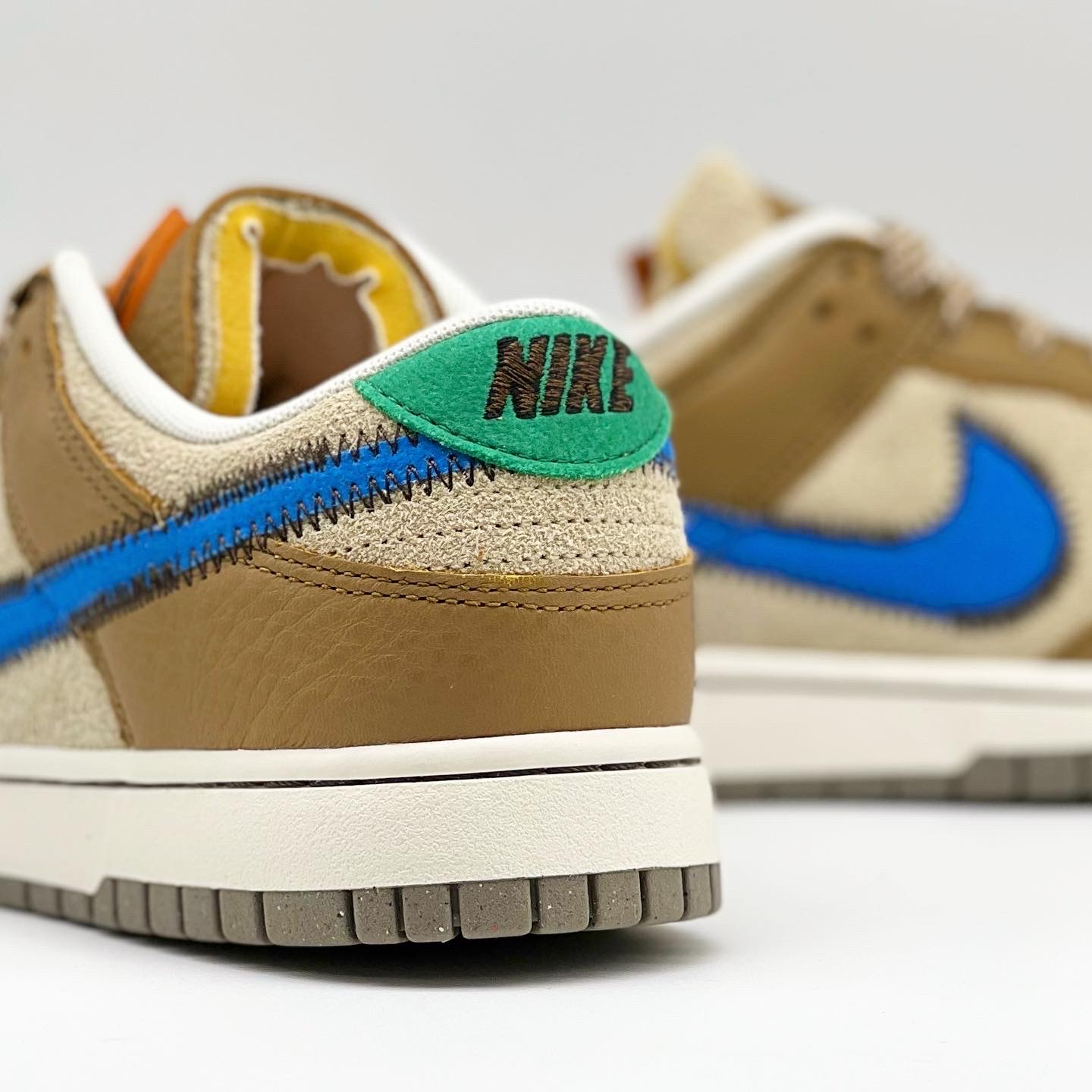 Nike x Size? Dunk Low Dark Driftwood Photo Blue 착용 스타일 - 3