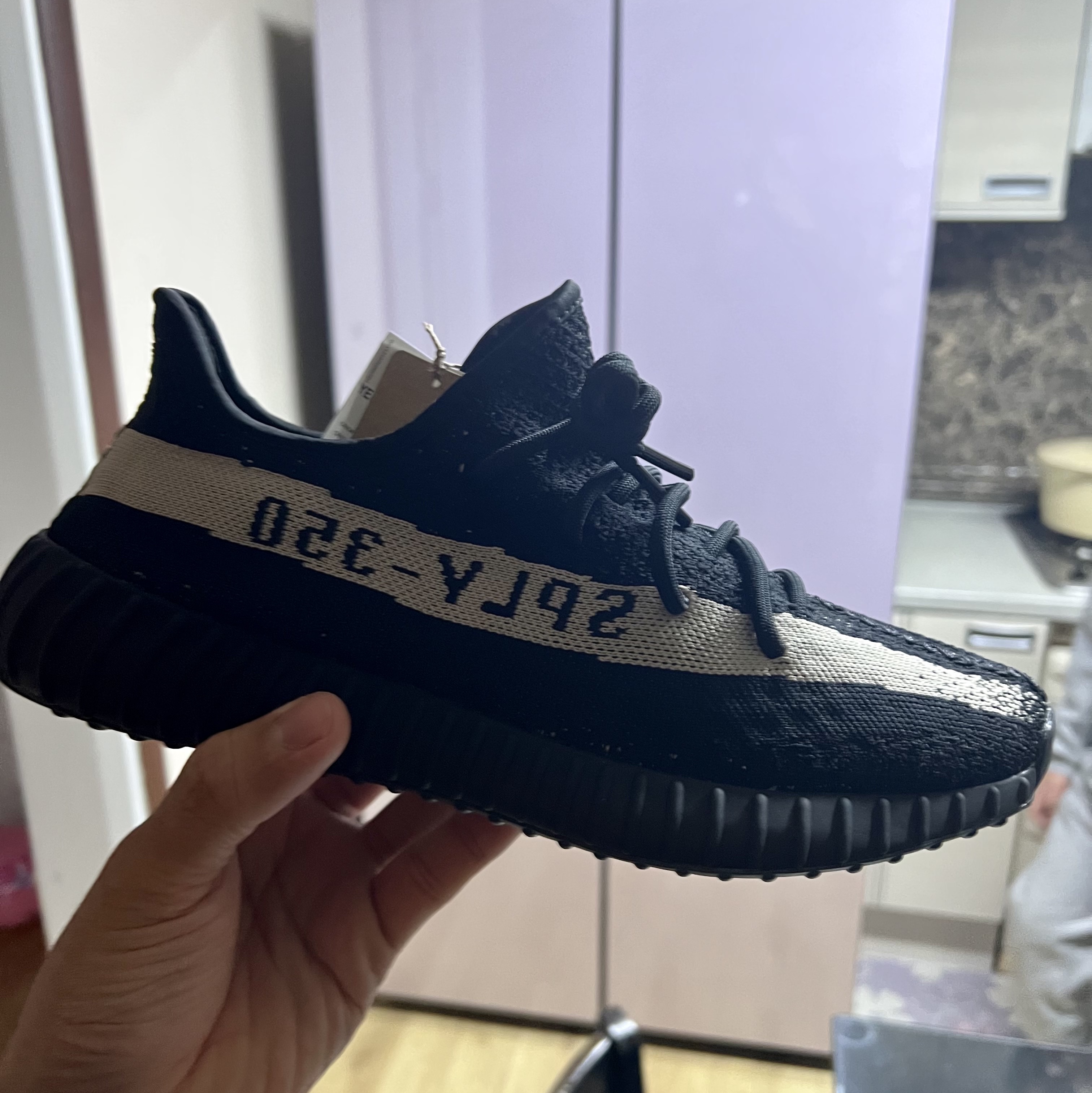 Adidas Yeezy Boost 350 V2 Core Black White 2022, Adidas Yeezy Boost 350 V2 Beluga - Reflective 착용 스타일 - 1