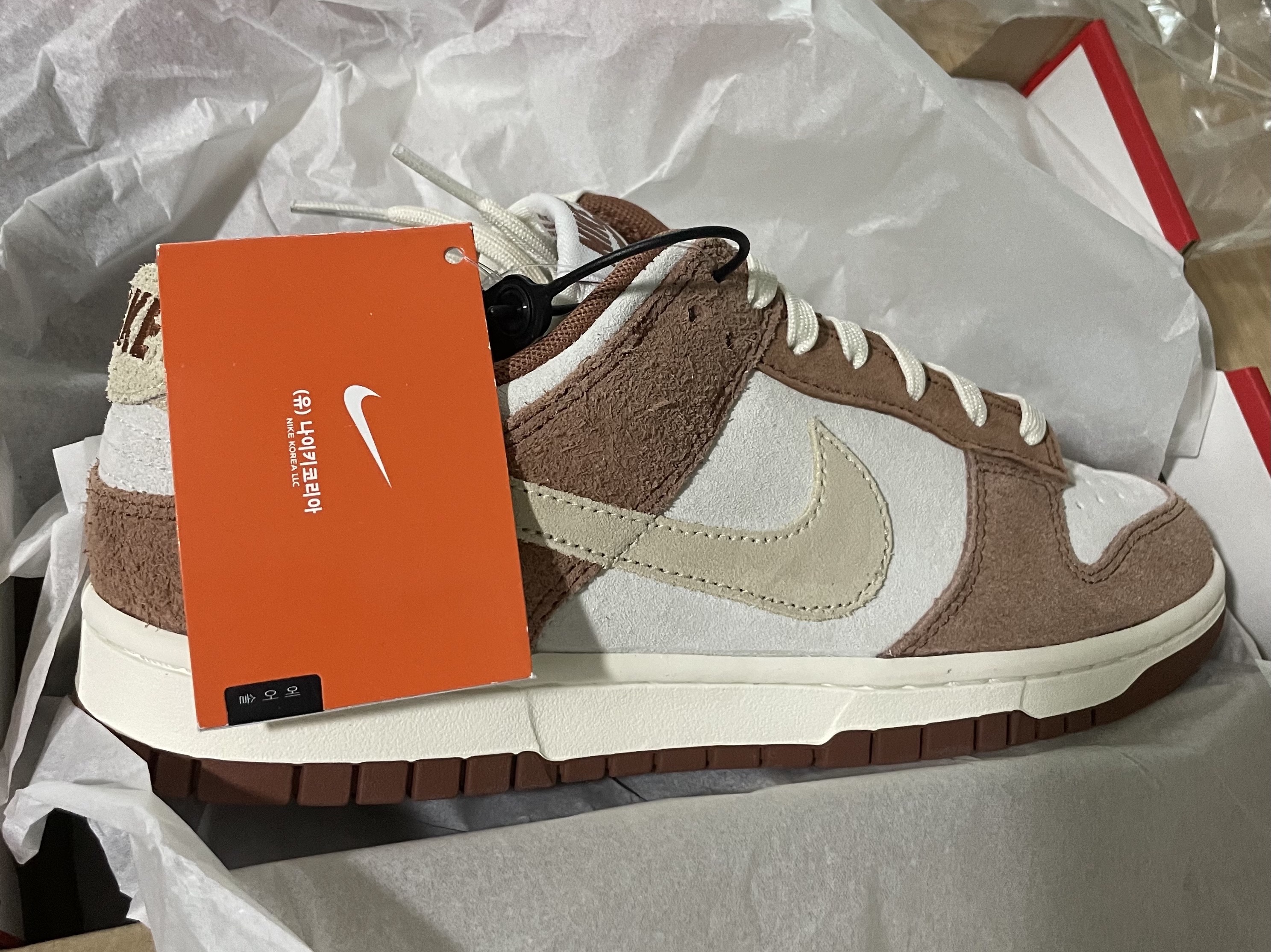 Nike Dunk Low Pro Premium Medium Curry 착용 스타일 - 2