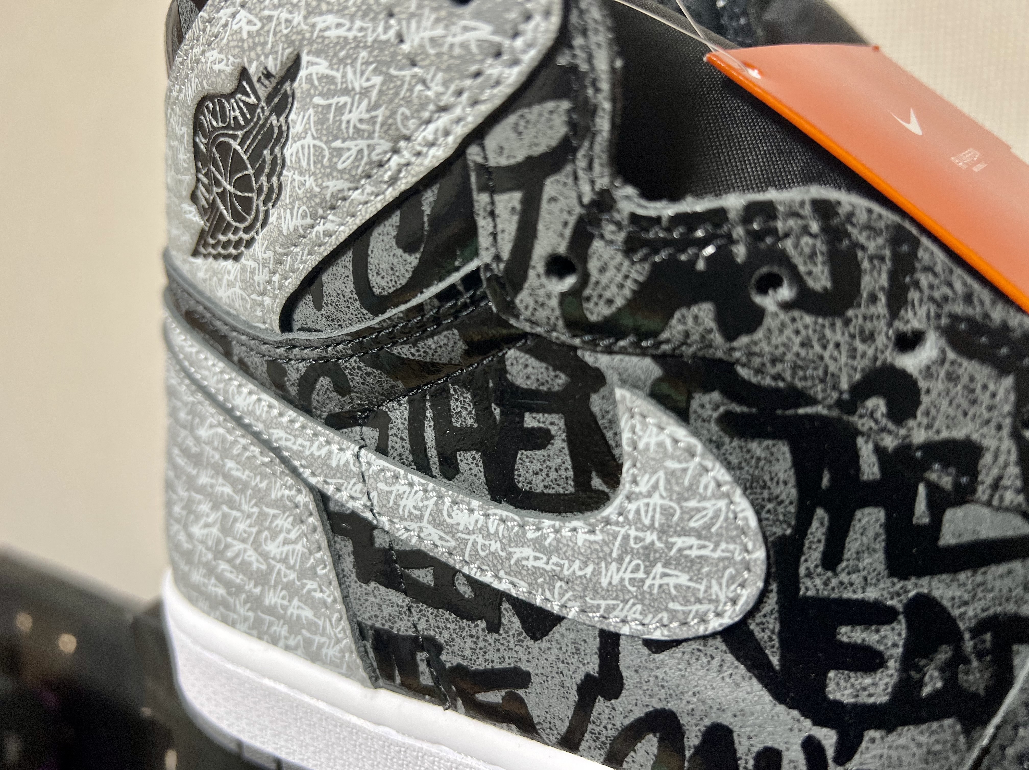 Jordan 1 Retro High OG Rebellionaire 착용 스타일 - 2
