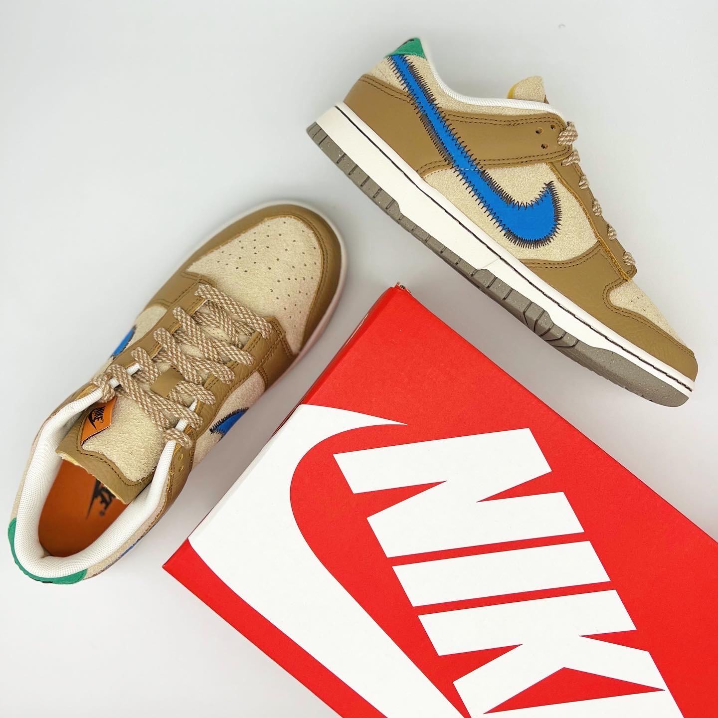 Nike x Size? Dunk Low Dark Driftwood Photo Blue 착용 스타일 - 5