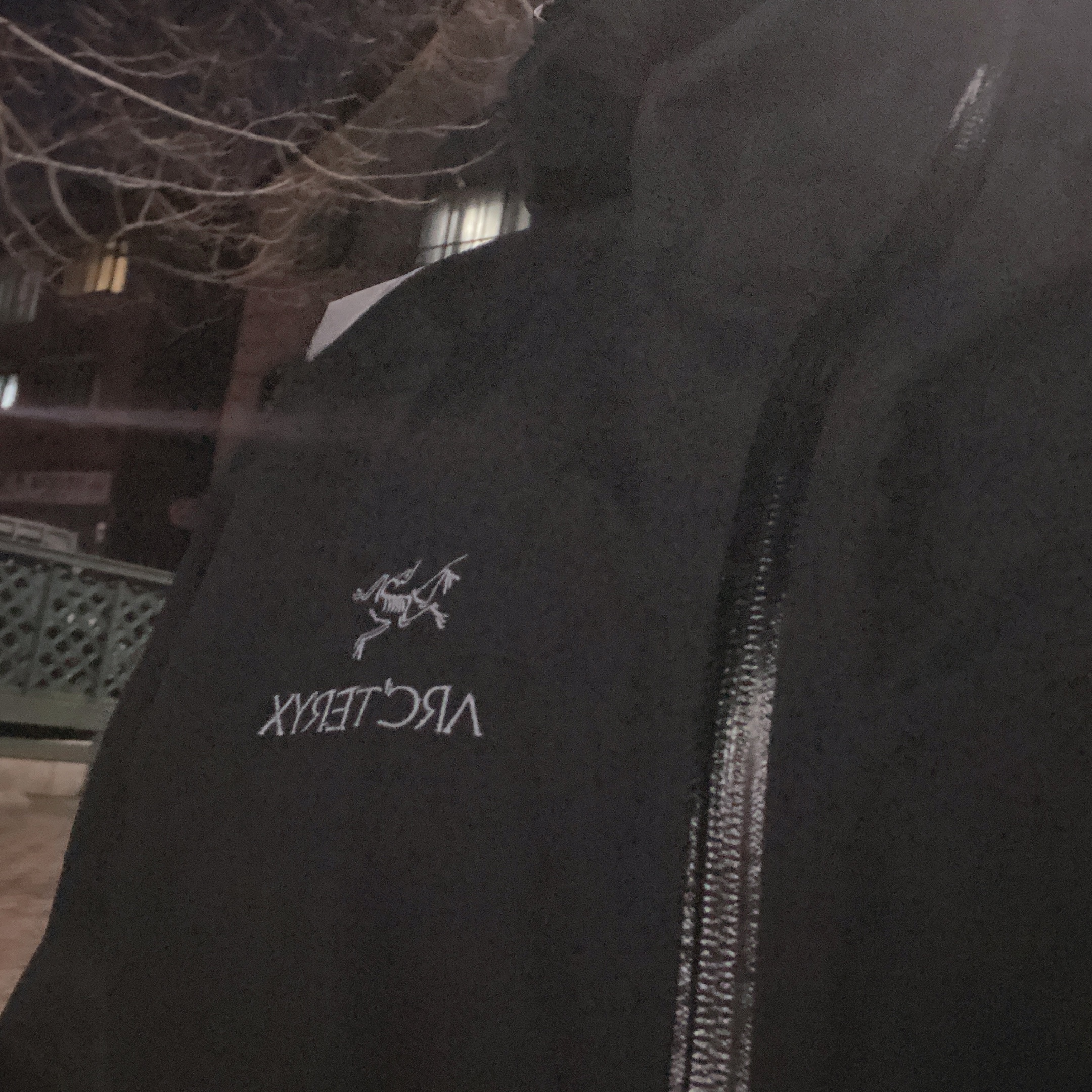 Arc'teryx Zeta SL Jacket Black 착용 스타일