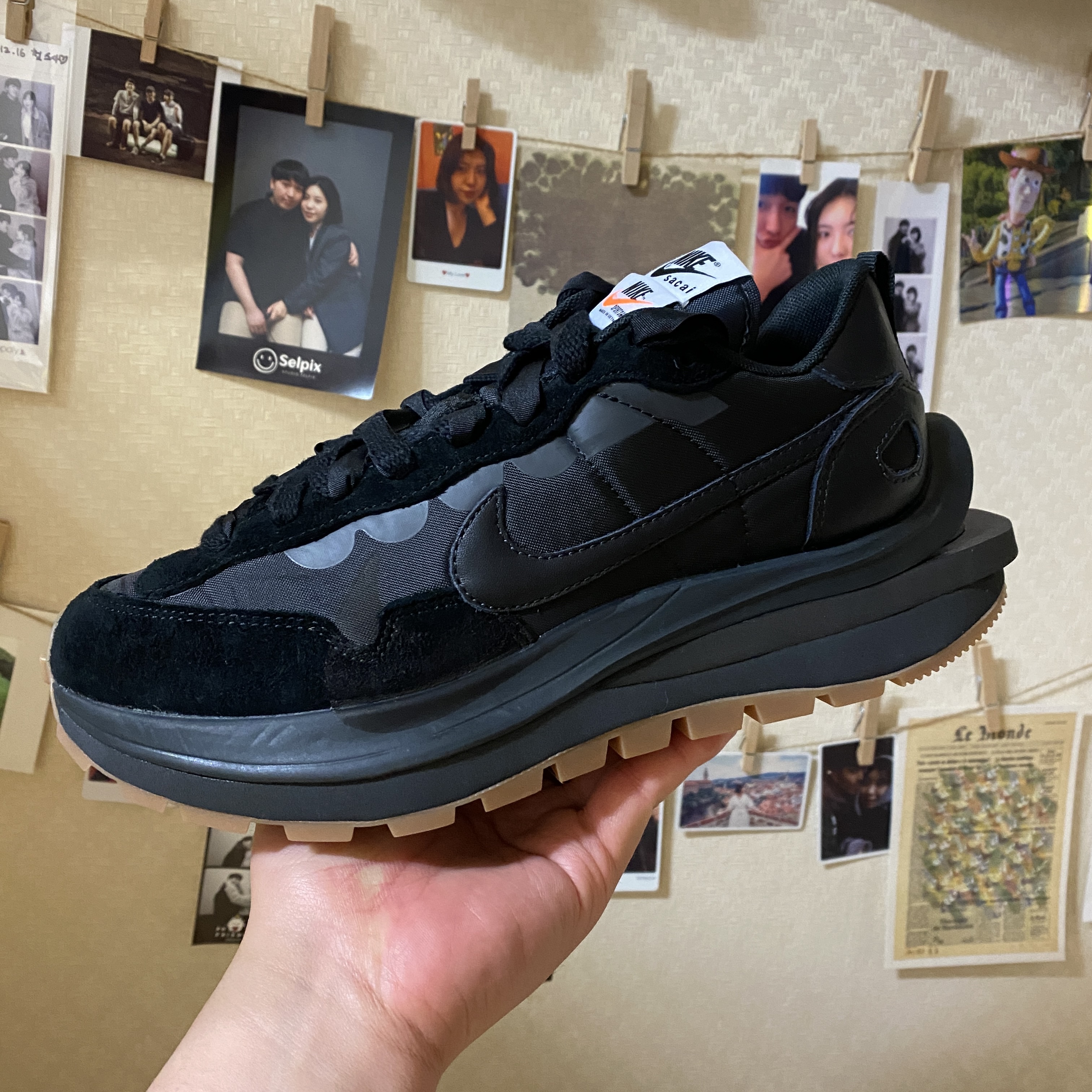 Nike x Sacai VaporWaffle Black and Gum 착용 스타일