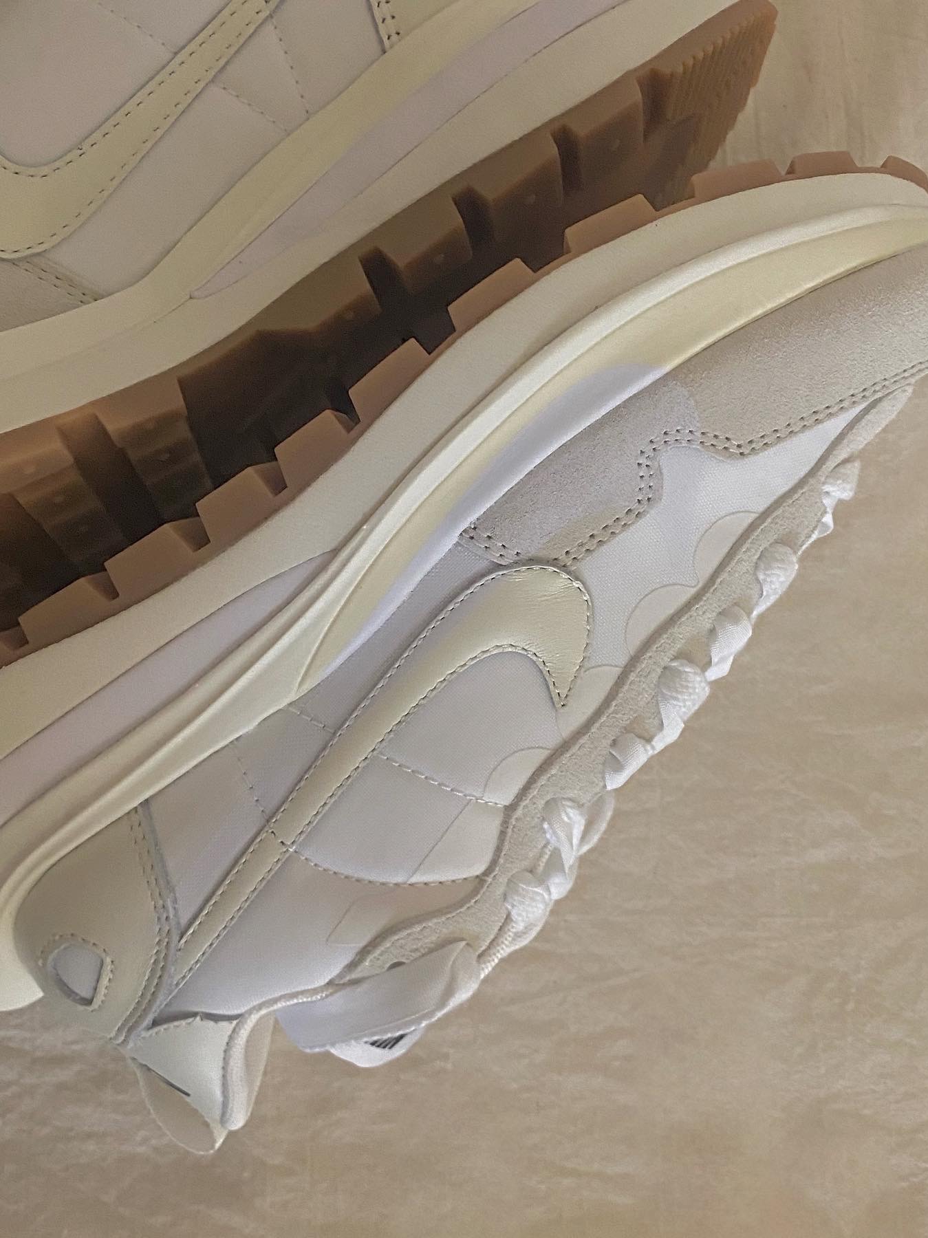 Nike x Sacai VaporWaffle White and Gum 착용 스타일 - 1