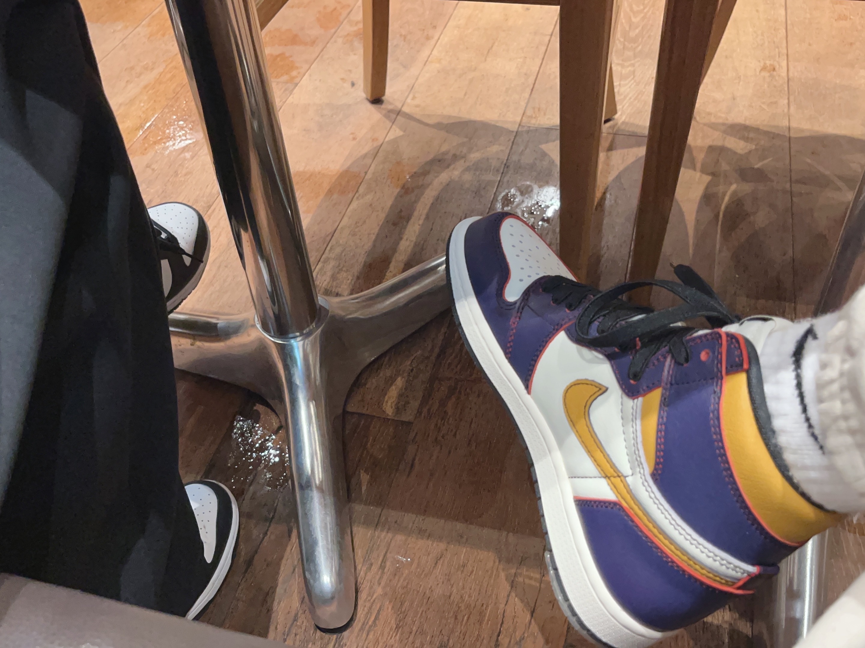 Jordan 1 Retro High OG Defiant SB LA to Chicago, Nike Dunk Low Retro Black 착용 스타일