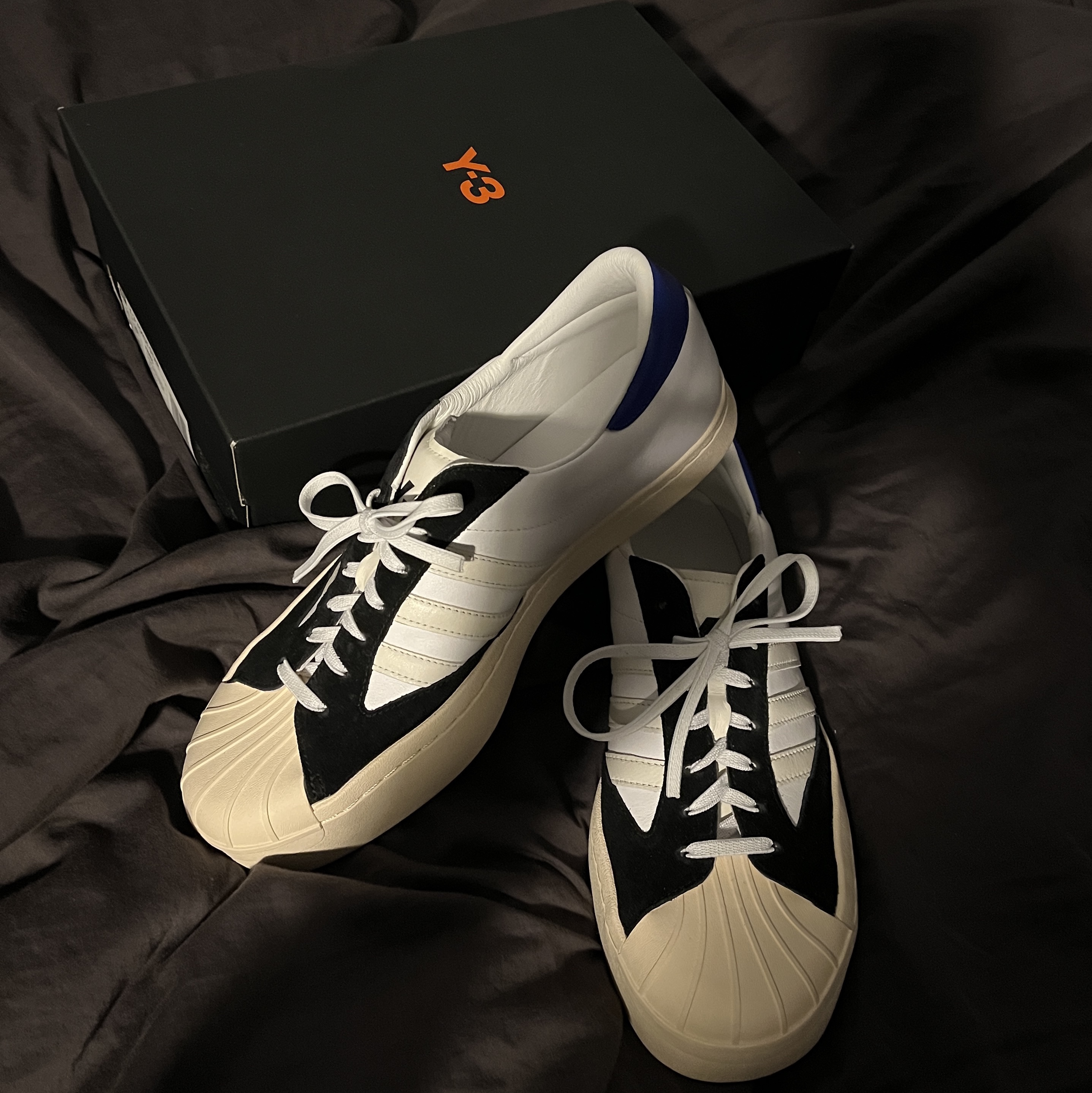 Y-3 Yohji Star Cloud White Bold Blue 착용 스타일 - 1
