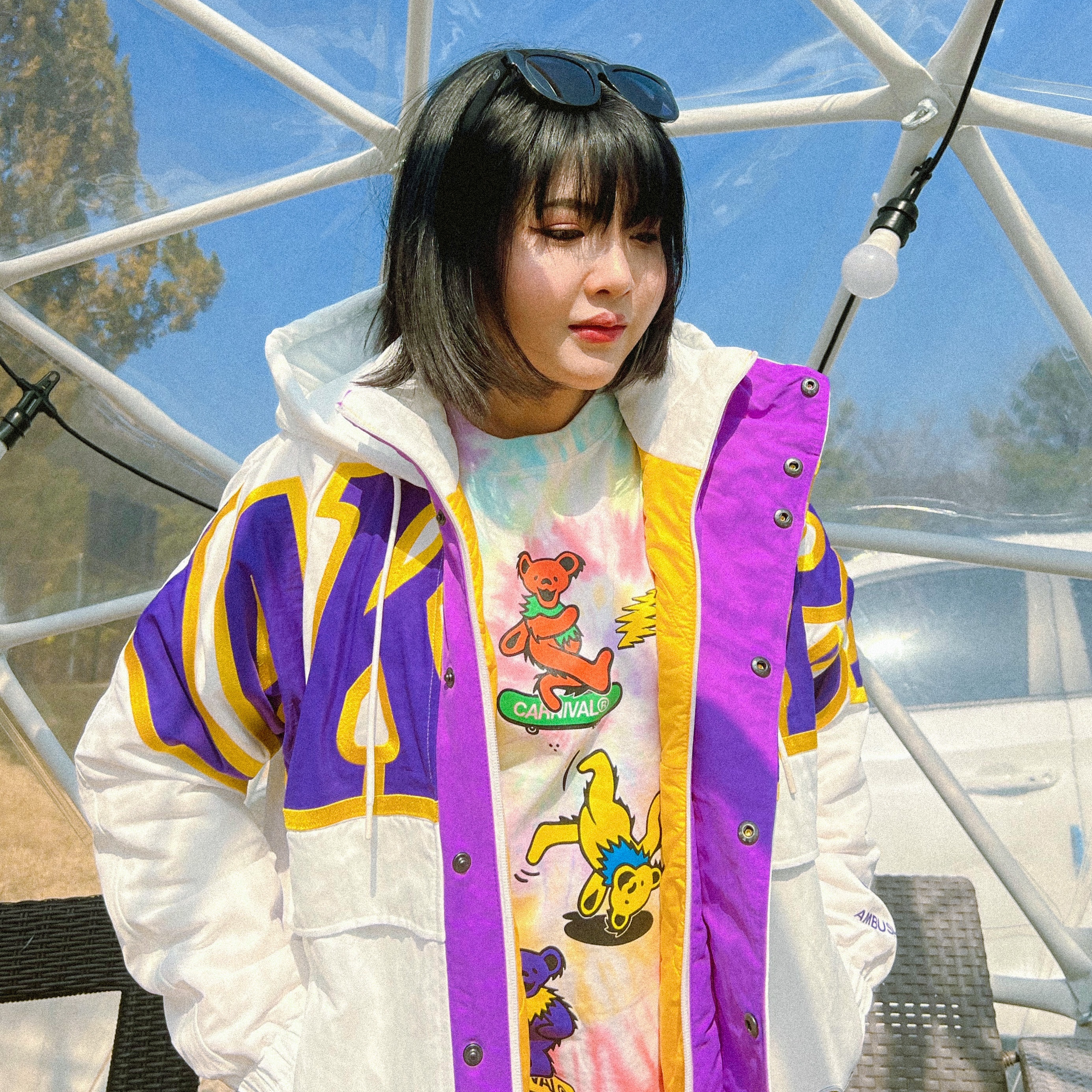 (W) Nike x Ambush NBA Collection Lakers Jacket - US/EU, (W) Jordan 1 Retro High OG Atmosphere 착용 스타일 - 3