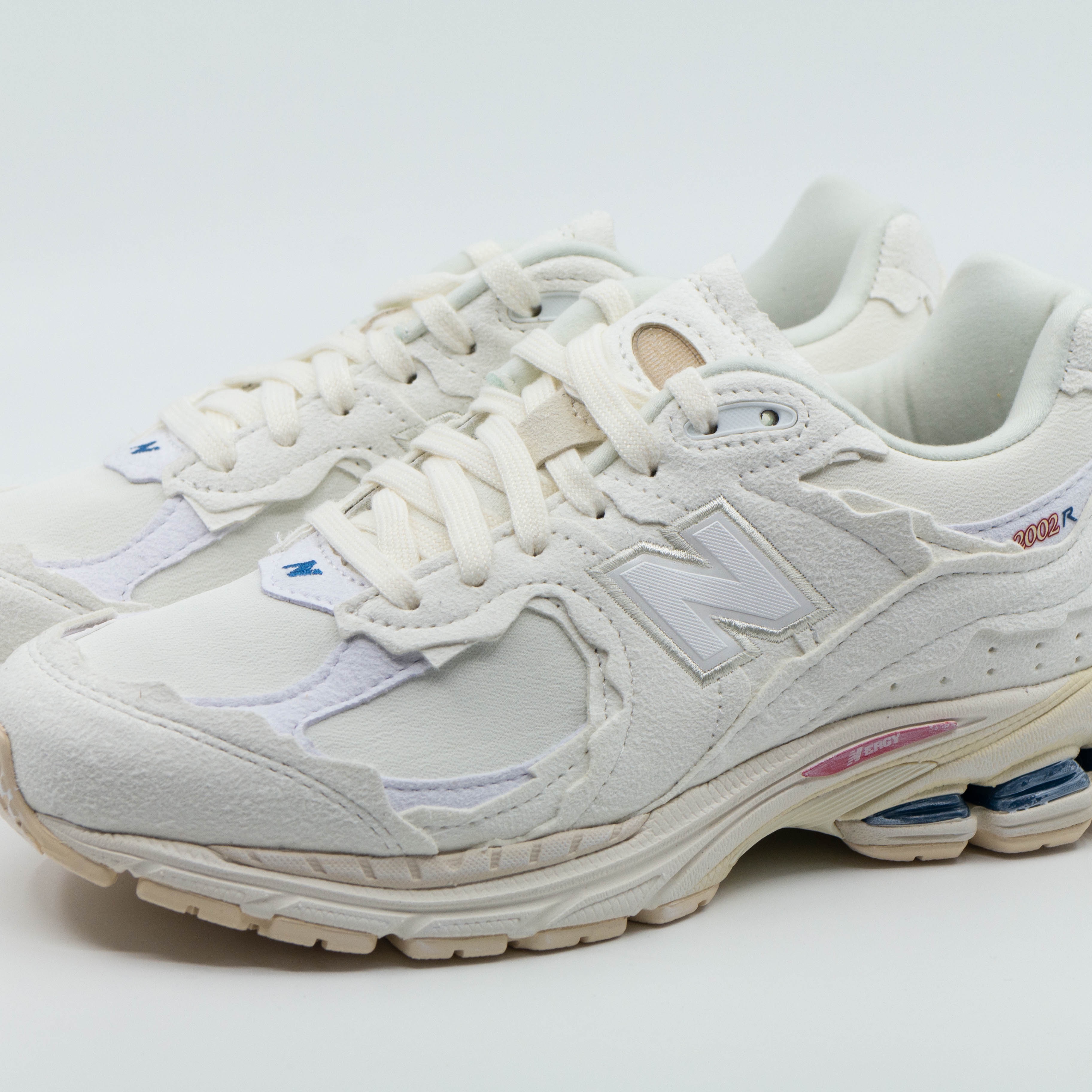 New Balance 2002R Protection Pack Sea Salt 착용 스타일