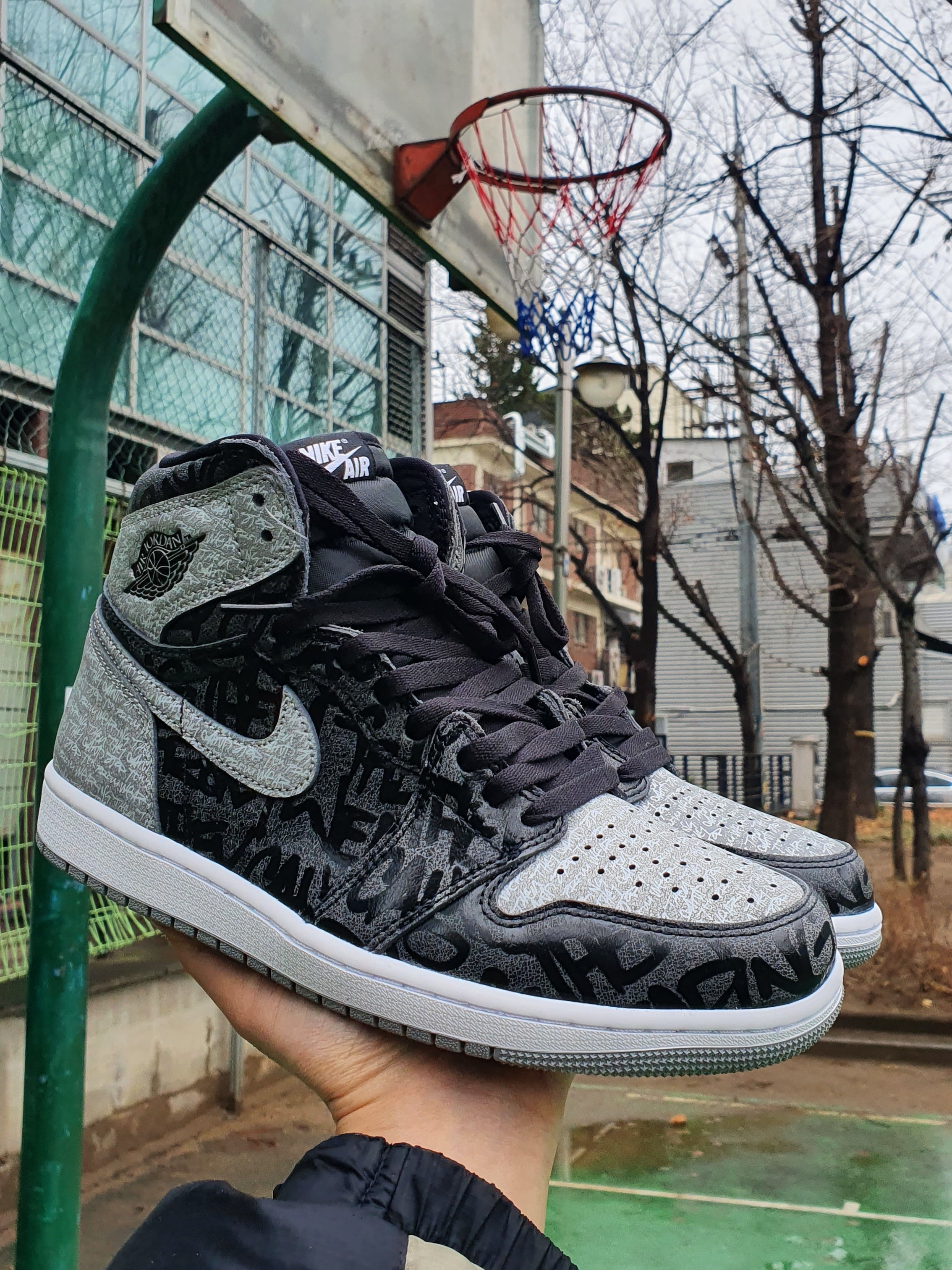 Jordan 1 Retro High OG Rebellionaire 착용 스타일 - 2